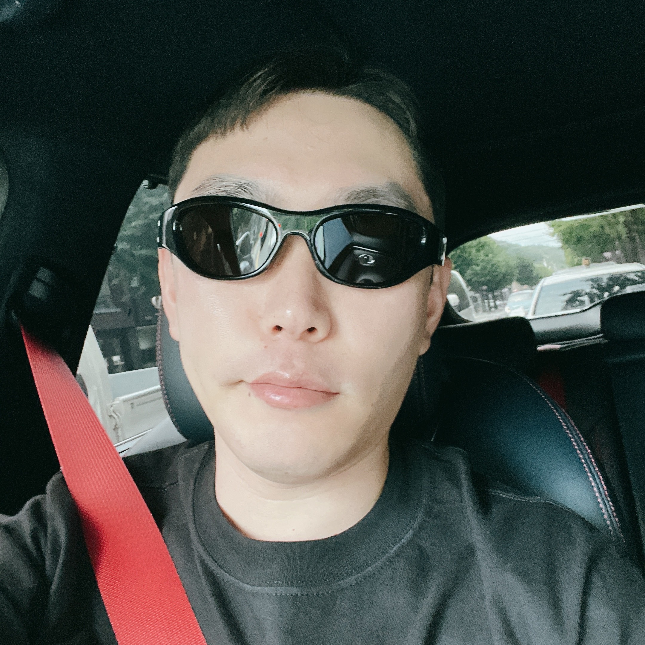 Gentle Monster x Maison Margiela MM003 Black Black 착용 스타일