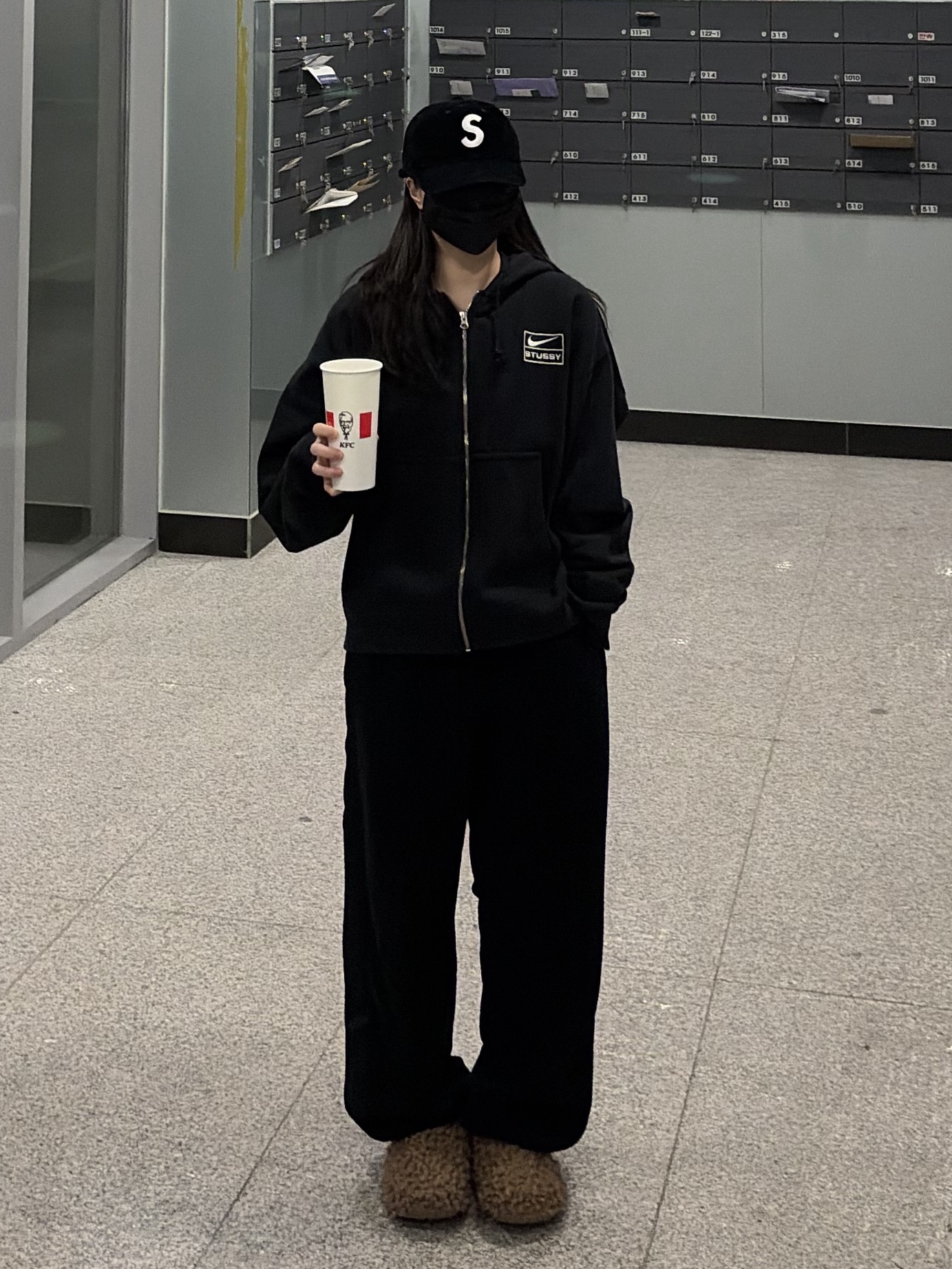 Nike x Stussy Full Zip Washed Fleece Hoodie Black (FJ9175-010), Supreme Corduroy S Logo 6-Panel Black - 23FW 착용 스타일