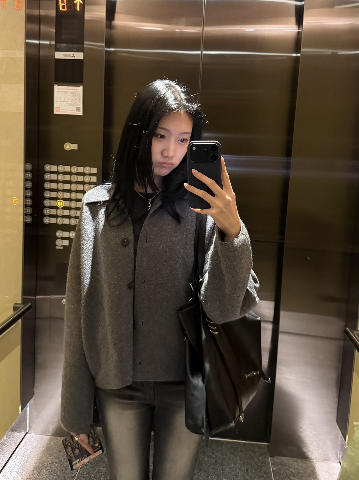 (W) COS Sculpted Merino Wool Jacket Grey Melange, COS Slim Fit Merino Wool Knitted T-Shirt Grey Melange 착용 스타일 - 2