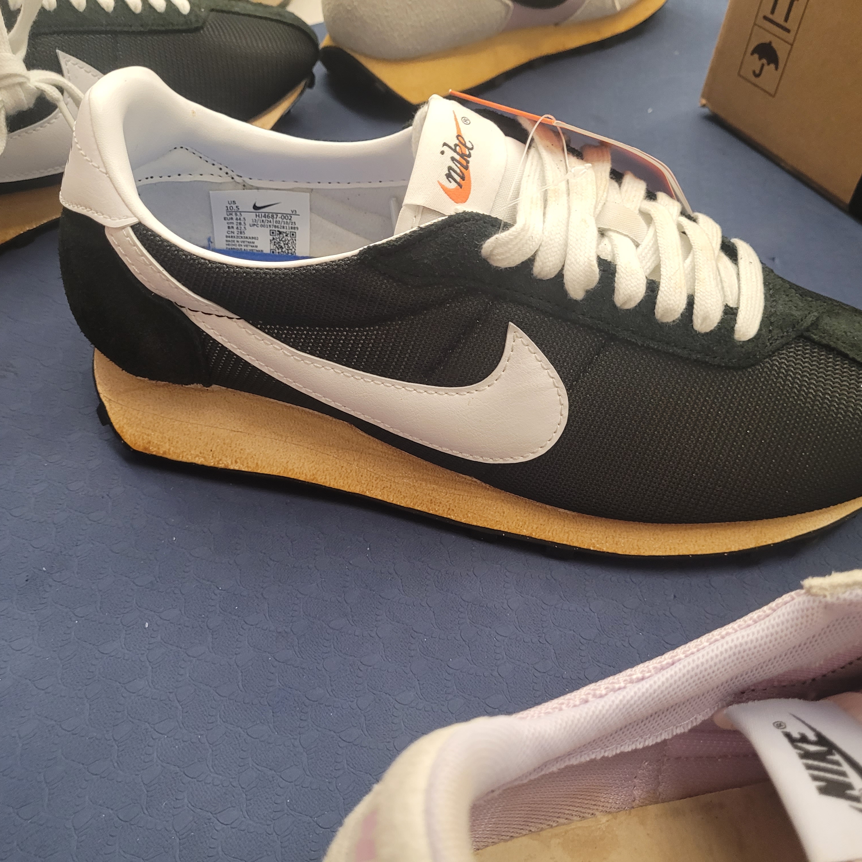 Nike LD-1000 Black White 착용 스타일