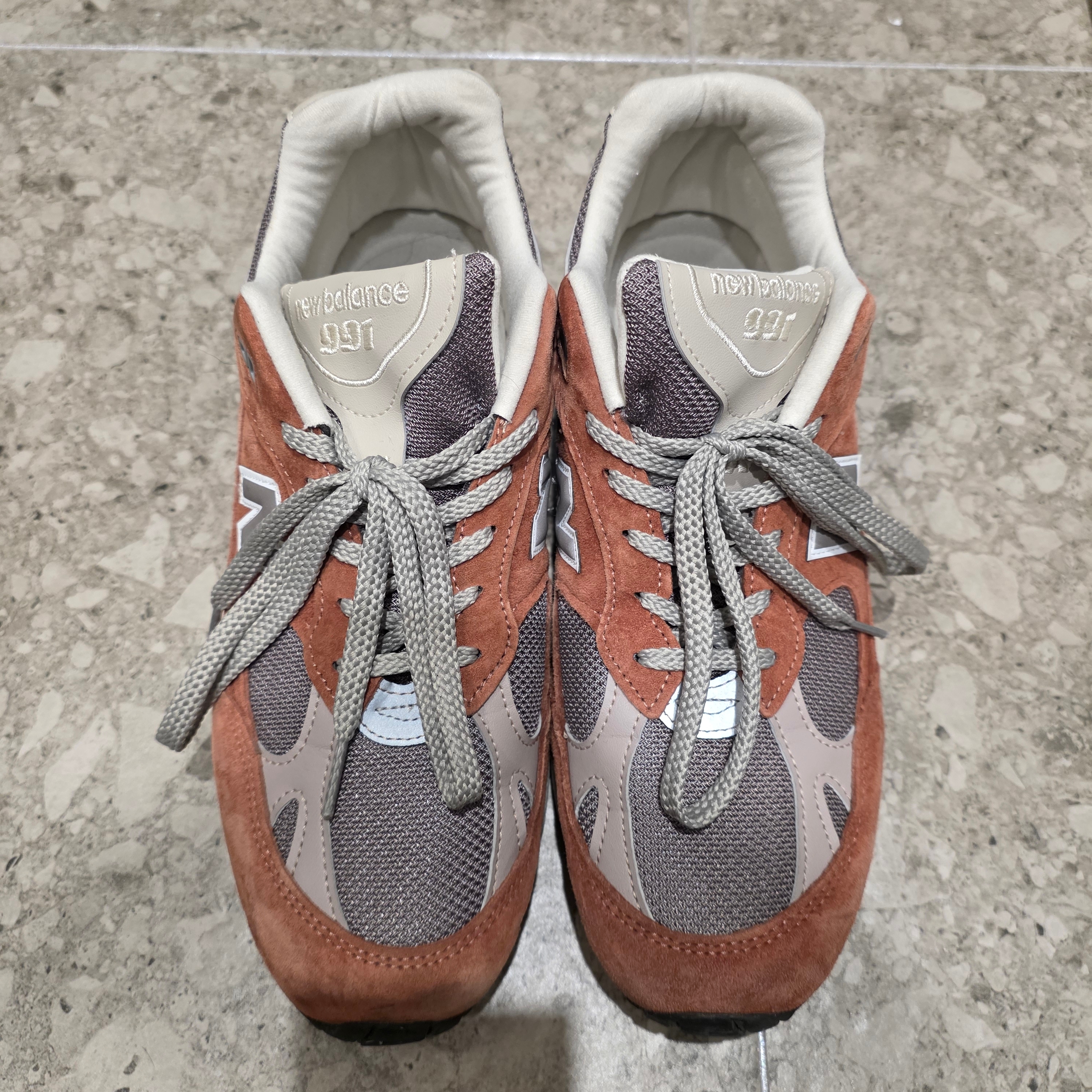 New Balance 991 Made in UK Sequoia Falcon 착용 스타일