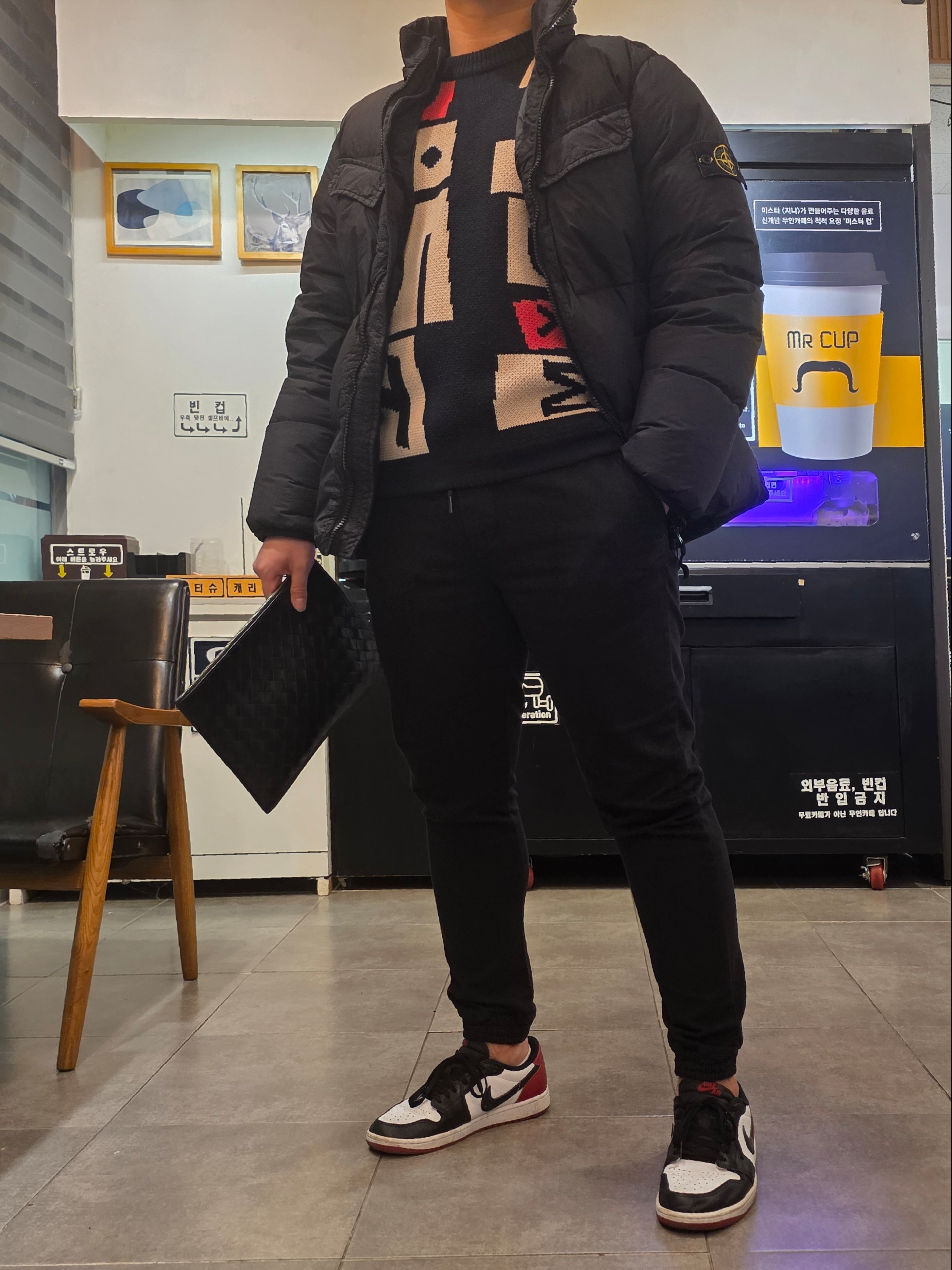 Stone Island 40123 Garment Dyed Crinkle Reps R-NY Down Jacket Black - 22FW, Jordan 1 Retro Low OG Black Toe 착용 스타일 - 1