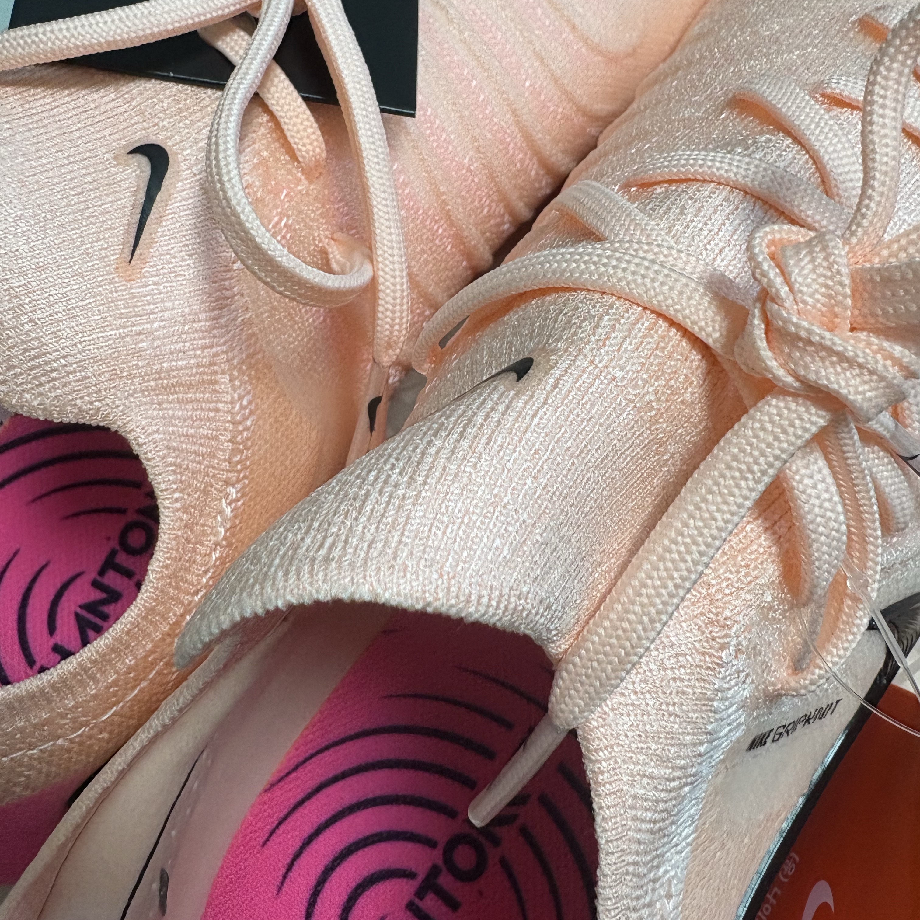 Nike Phantom GX 2 Elite AG Crimson Tint Pink Blast 착용 스타일