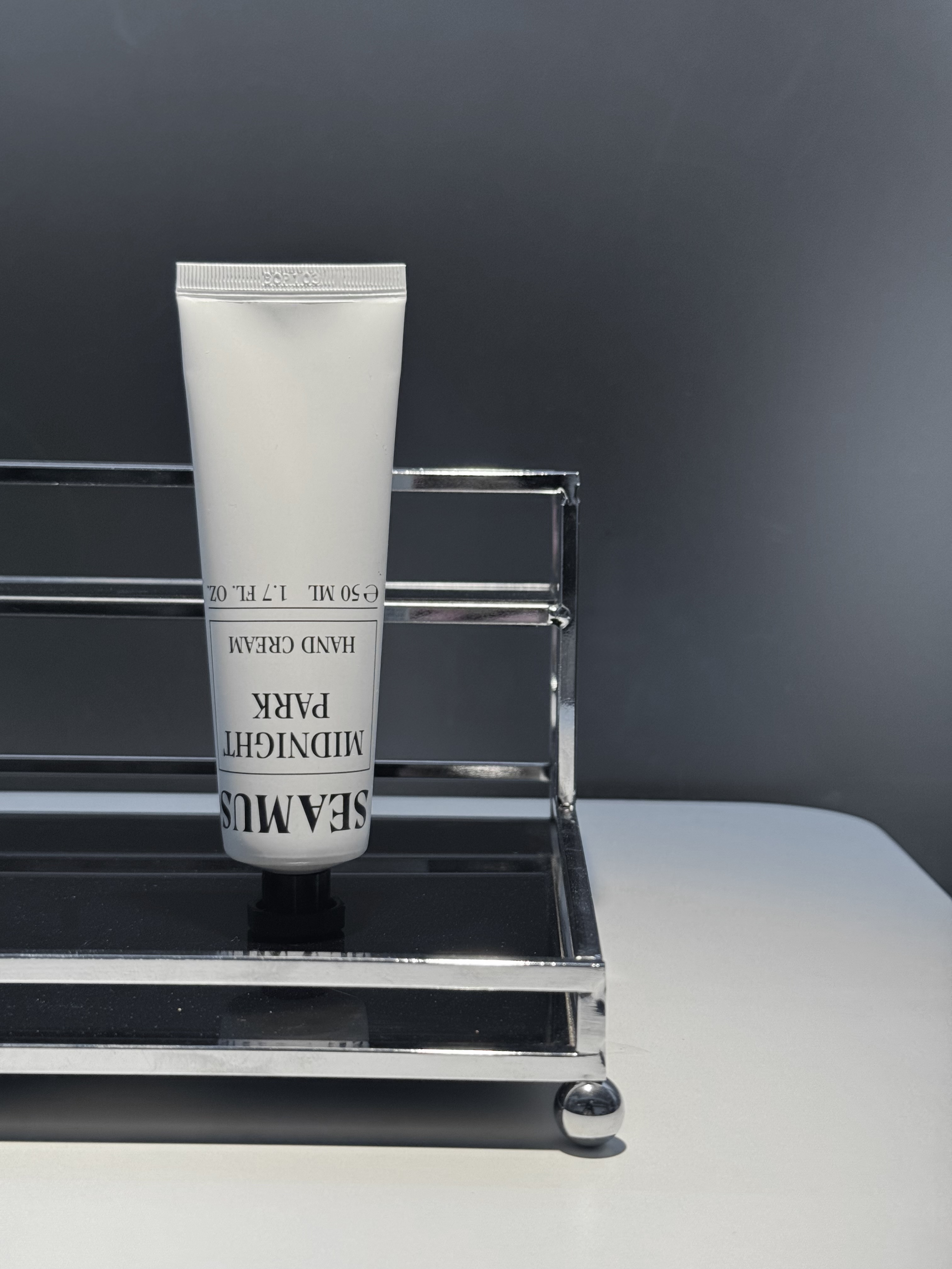 [3% 적립] SEAMUS MIDNIGHT PARK HAND CREAM 50ML 착용 스타일 - 5