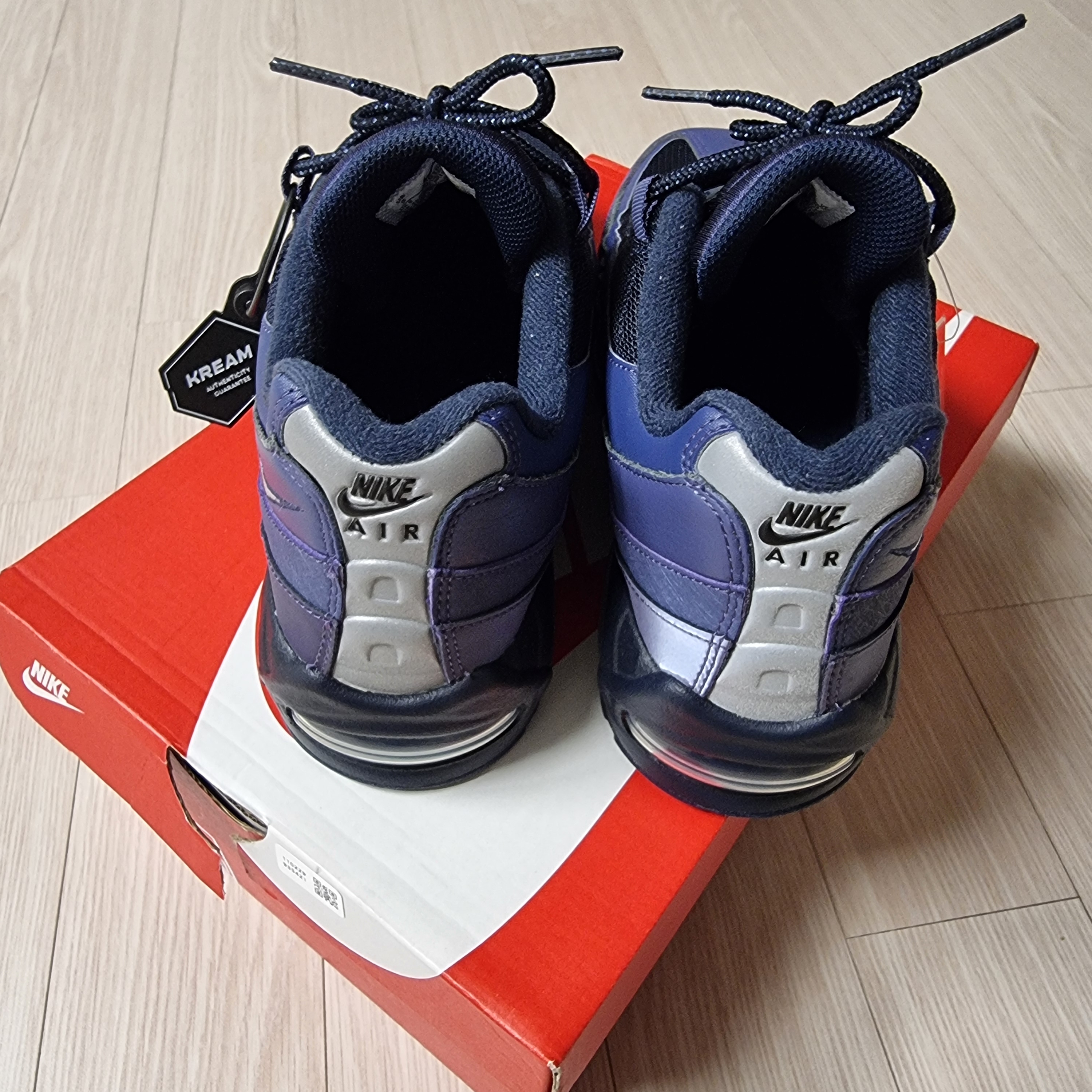 Nike Air Max 95 OG Sanded Purple Obsidian 착용 스타일 - 4