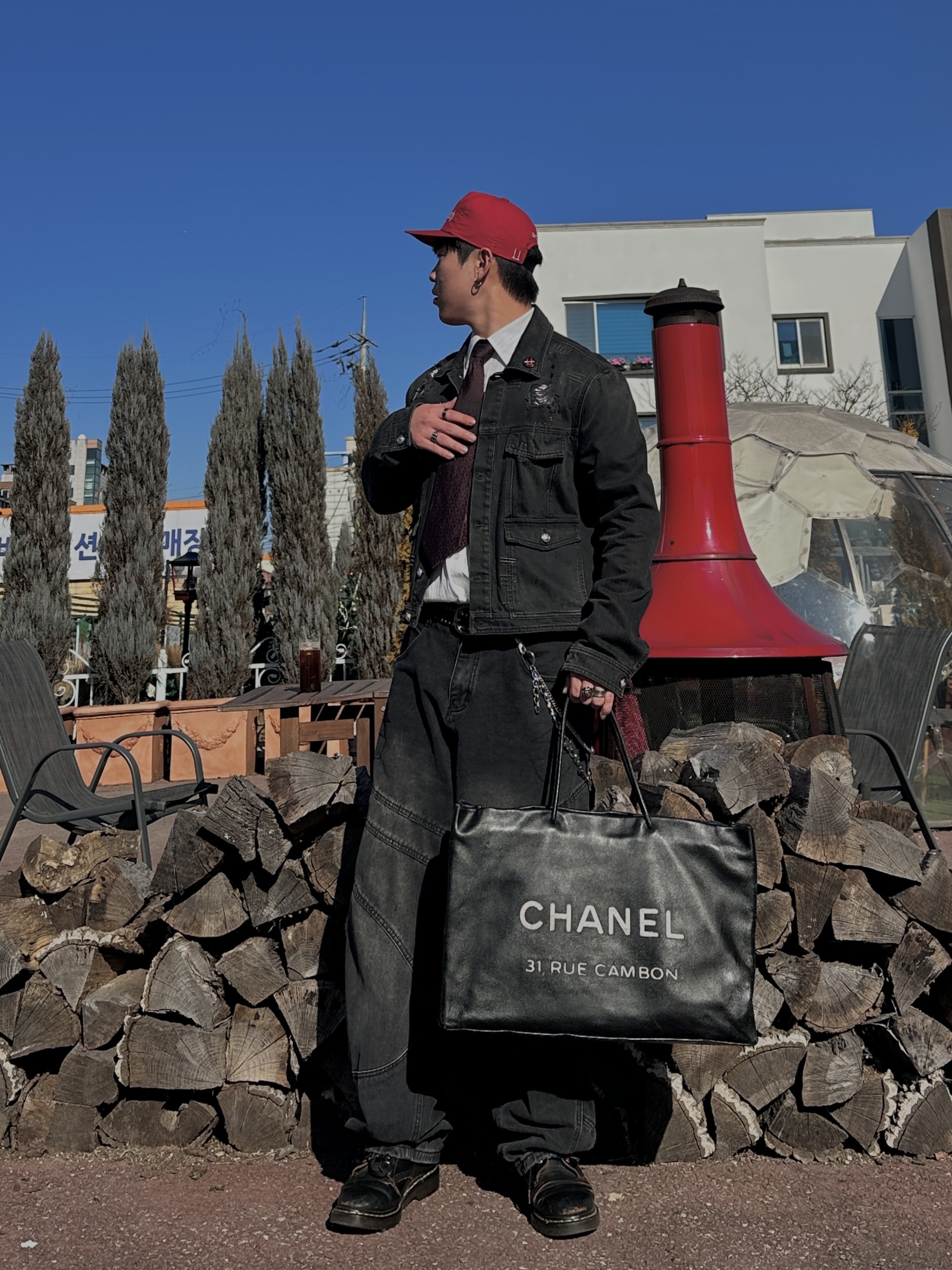 Dr. Martens 1460 Smooth Boots Black, G-DRAGON Ubermensch Cap Burgundy 착용 스타일 - 3