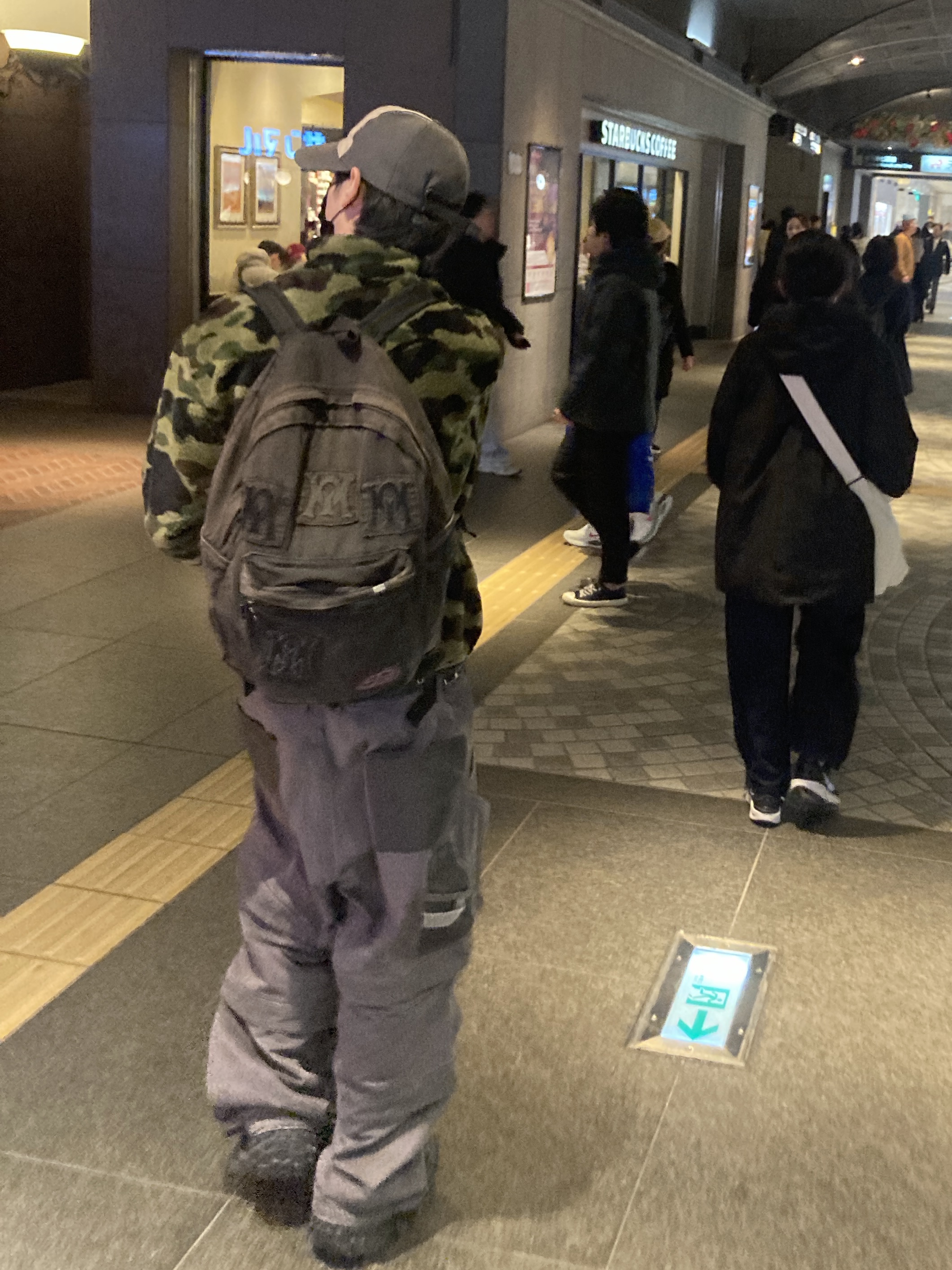 BAPE 1st Camo Fleece Jacket Green, farfromwhat far layered work pants_charcoal 착용 스타일 - 6