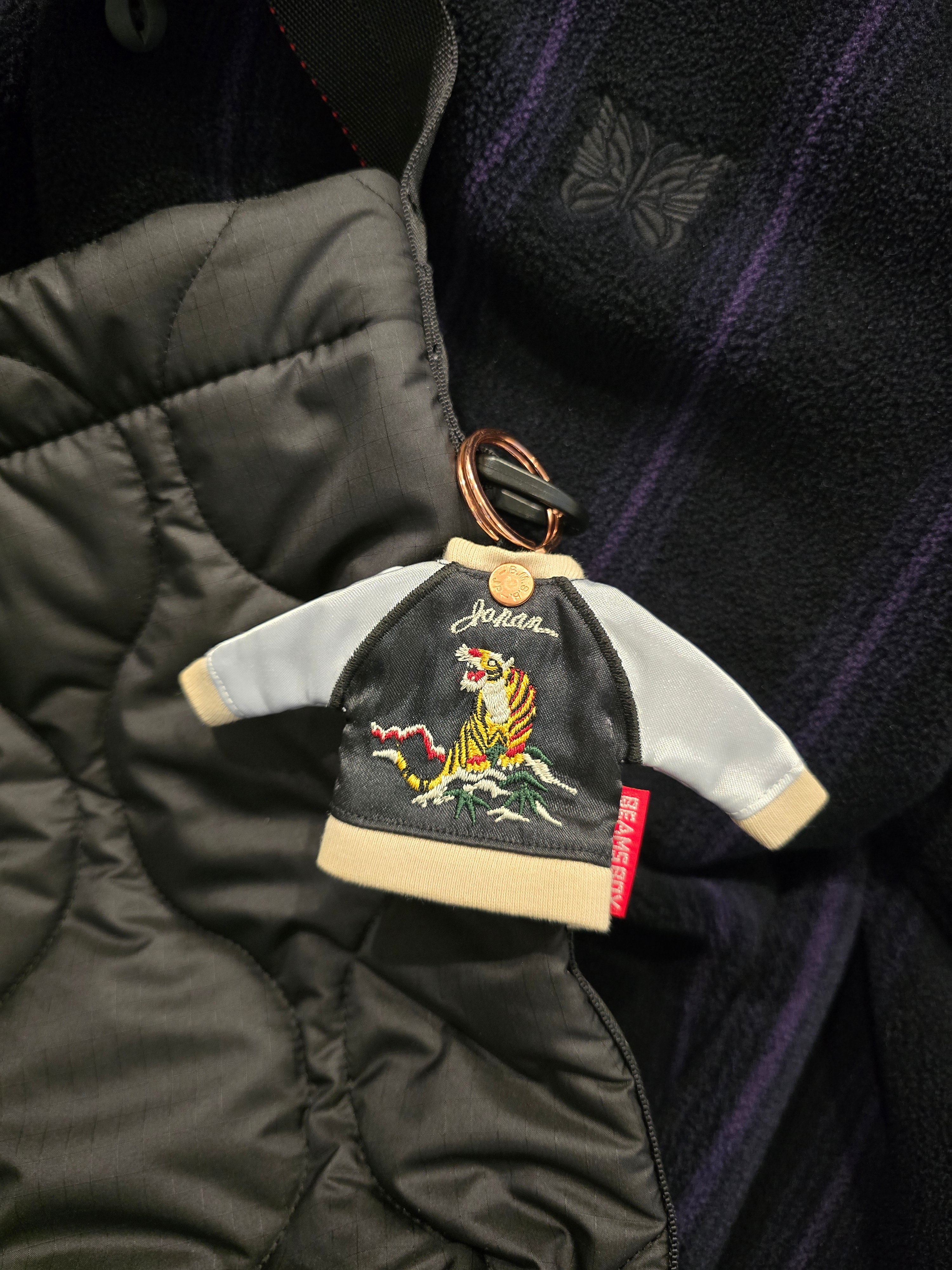 Beams Boy Boy's Sukajan Keychain Black 착용 스타일 - 2