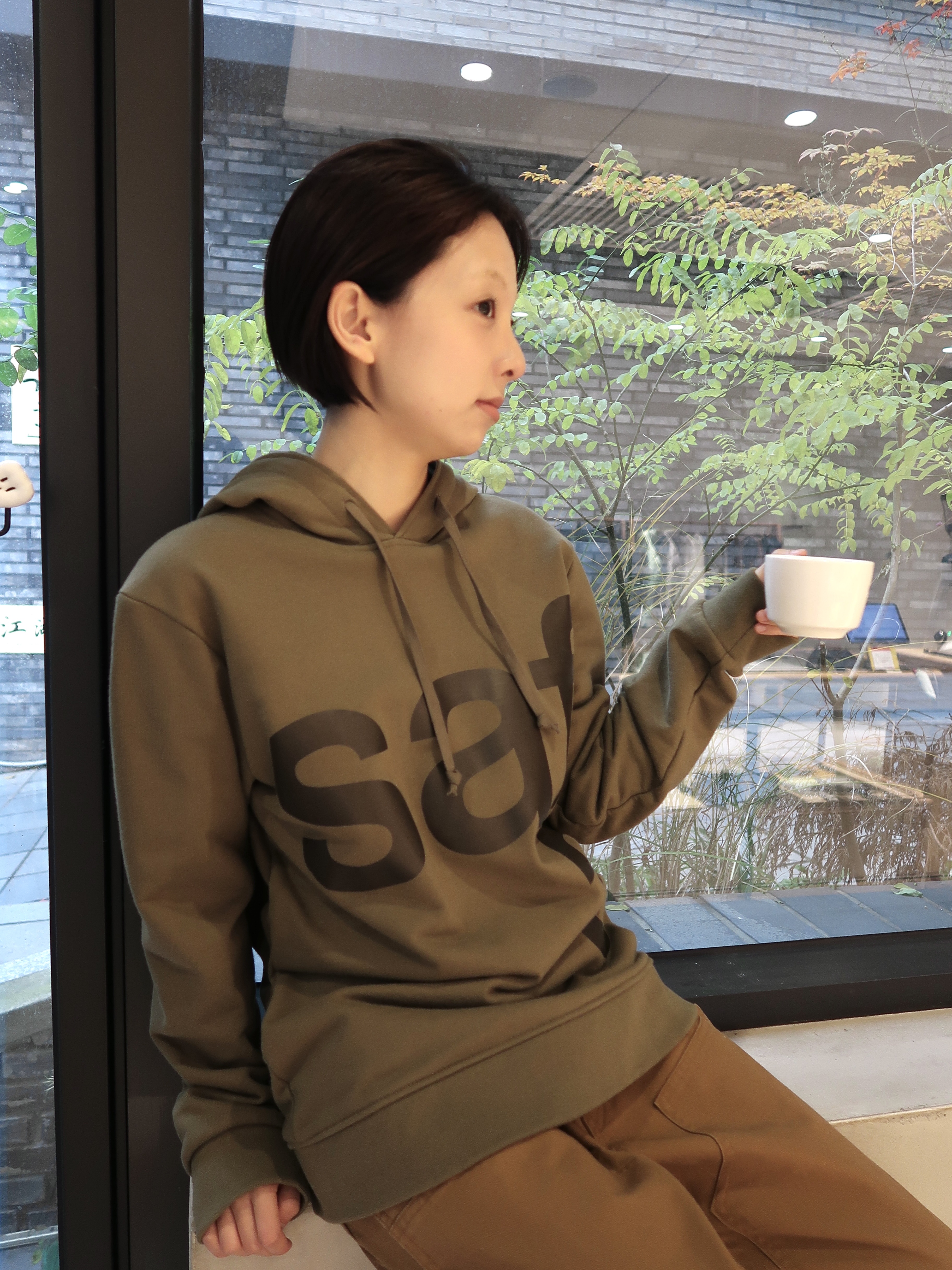 [KREAM 단독] Safarispot Basic Safari Hoodie Sand, [KREAM 단독] Safarispot Basic Safari Hoodie Black 착용 스타일 - 3