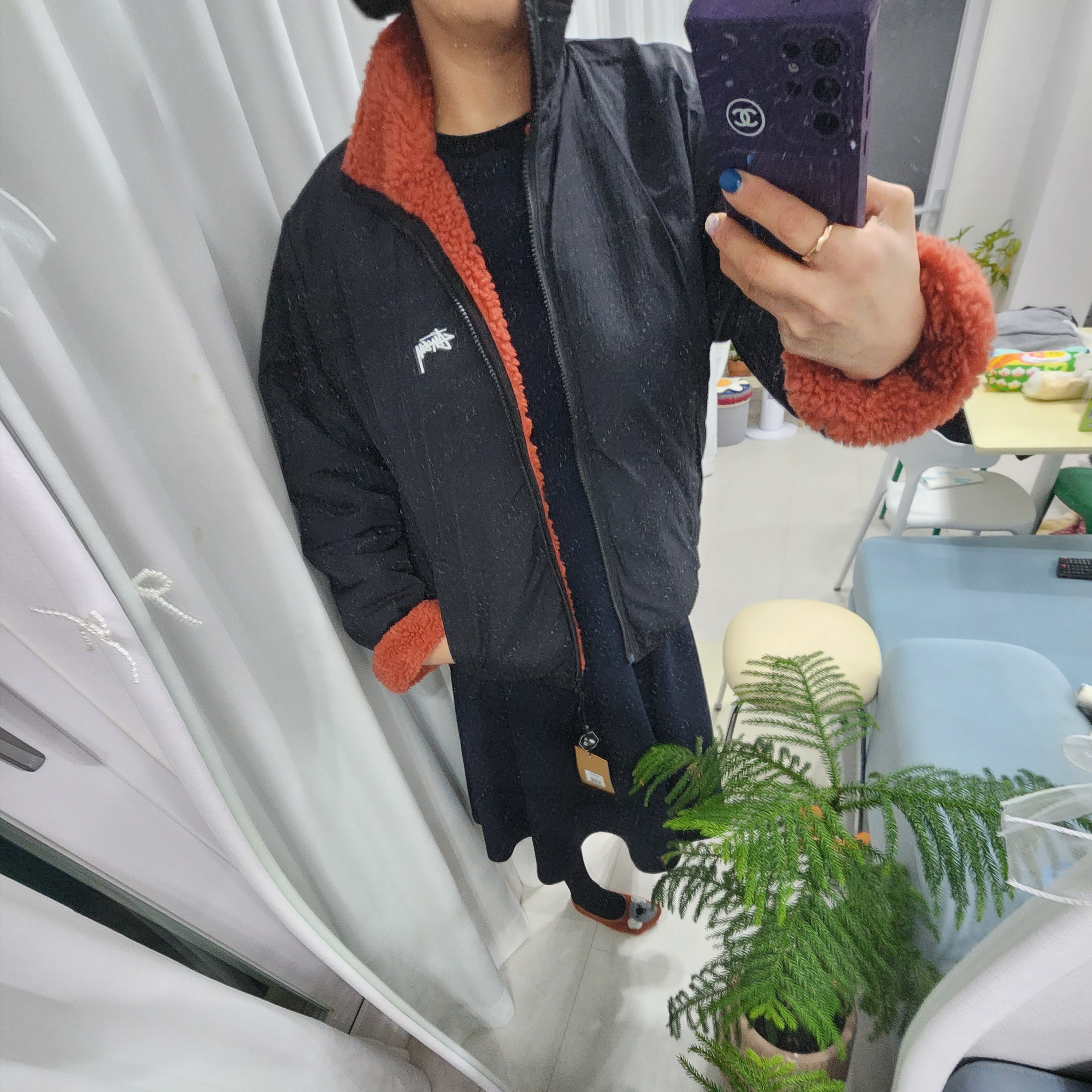 Stussy Sherpa Reversible Jacket Terracotta 착용 스타일 - 1