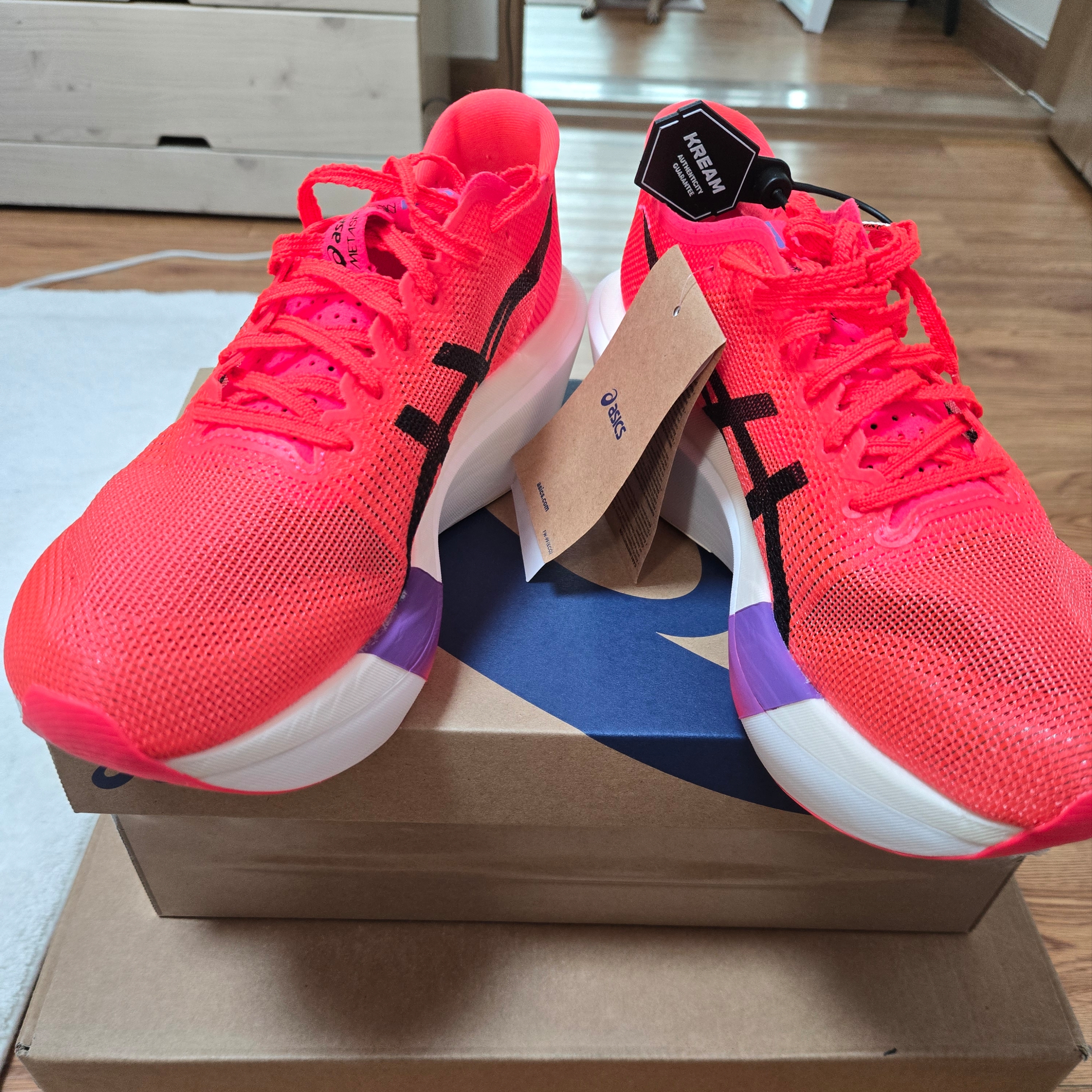 Asics Metaspeed Sky Tokyo Flash Red Black 착용 스타일 - 2