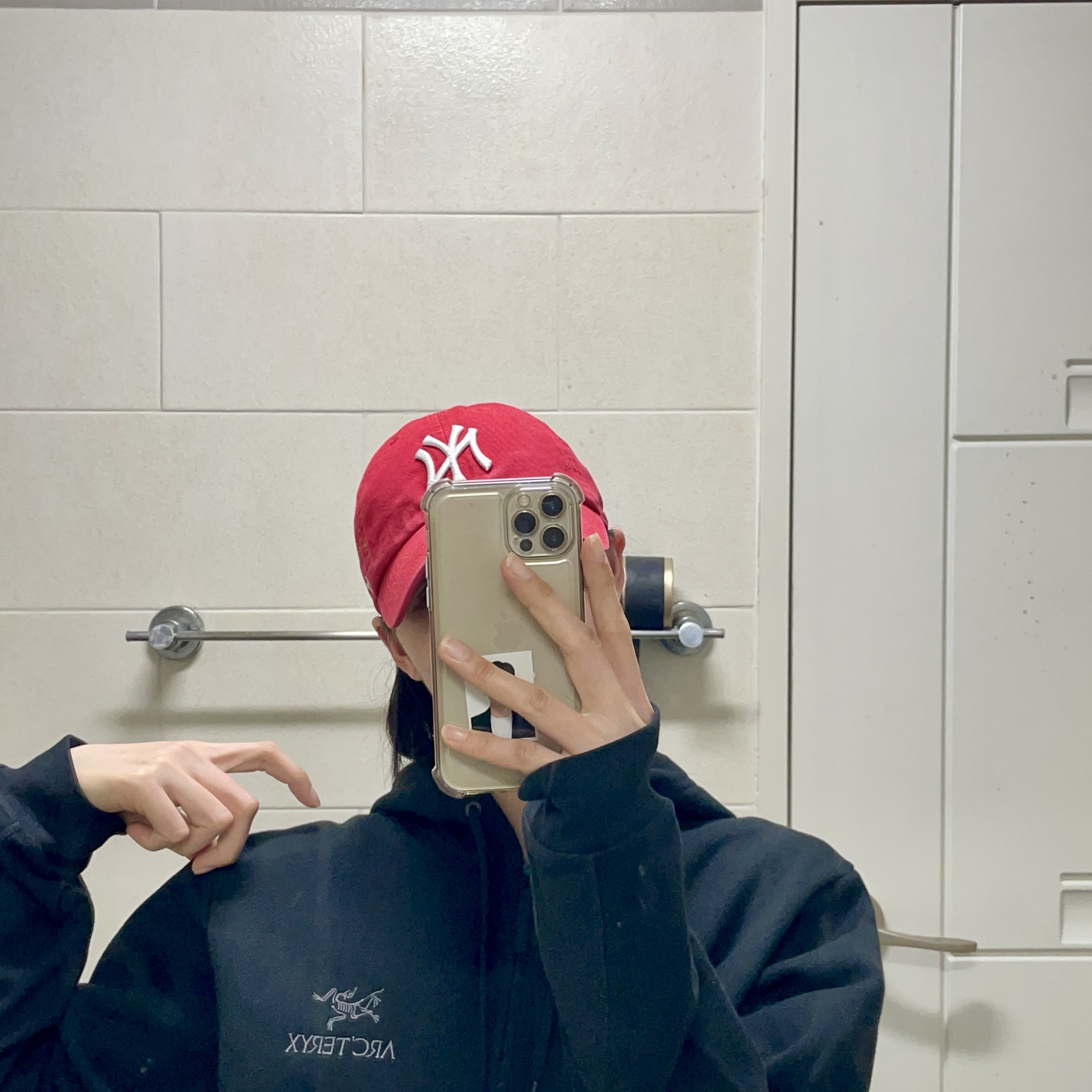 Arc'teryx Emblem Fleece Full-Zip Hoody Black, 47 Brand New York Yankees BW Clean Up Red 착용 스타일