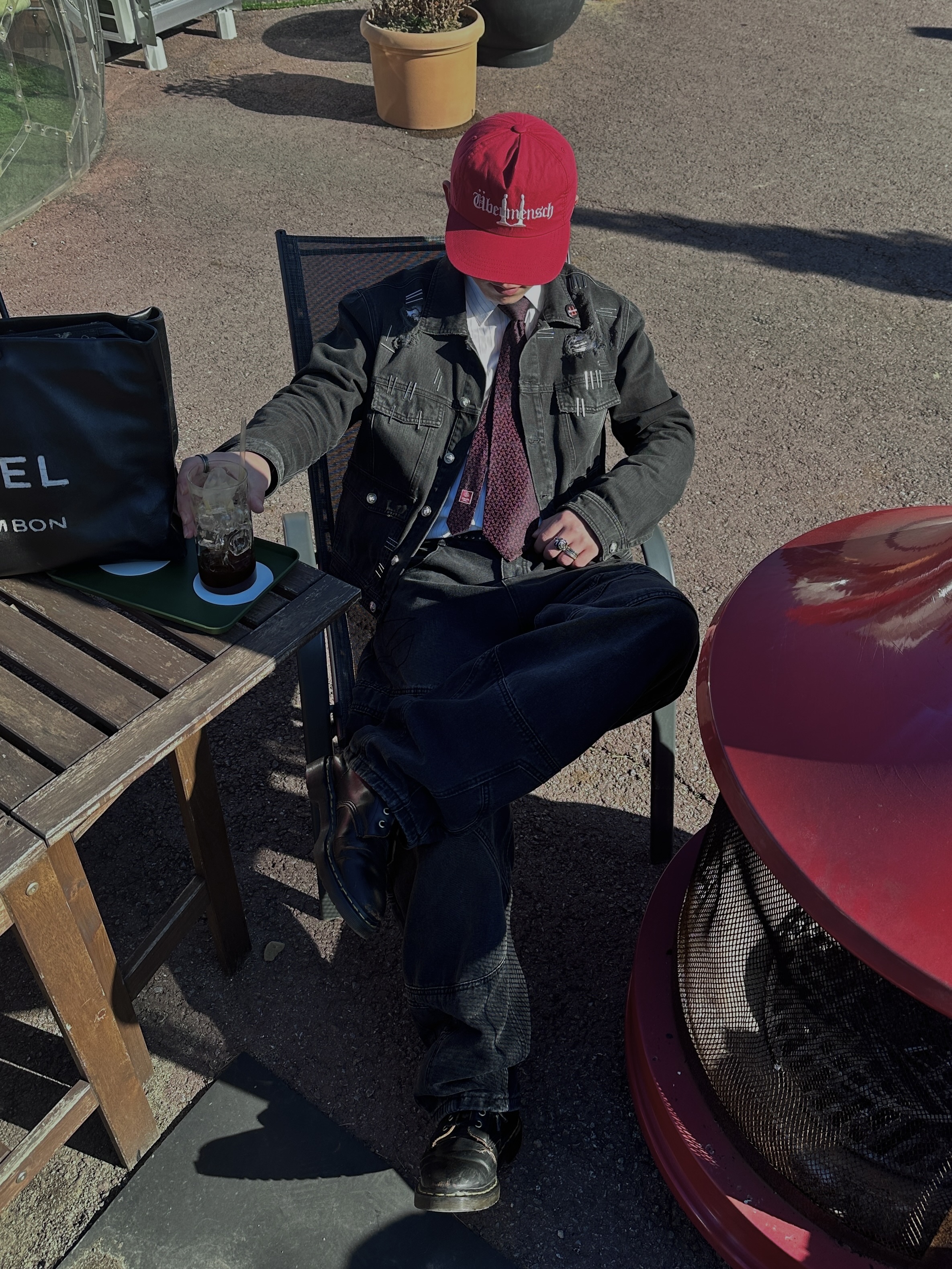 Dr. Martens 1460 Smooth Boots Black, G-DRAGON Ubermensch Cap Burgundy 착용 스타일 - 5