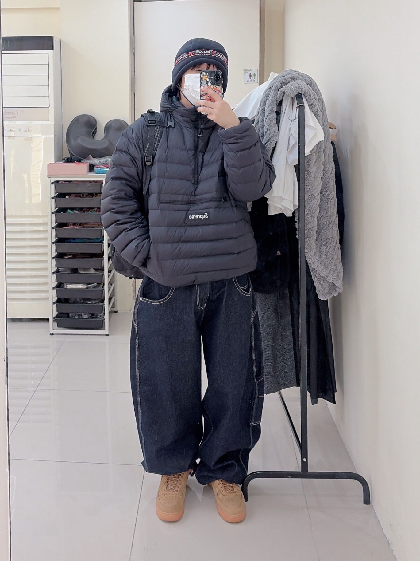 Palace Polartec OM Earflap Beanie Black - 25FW, Supreme Micro Down Half Zip Hooded Pullover Black - 24FW 착용 스타일