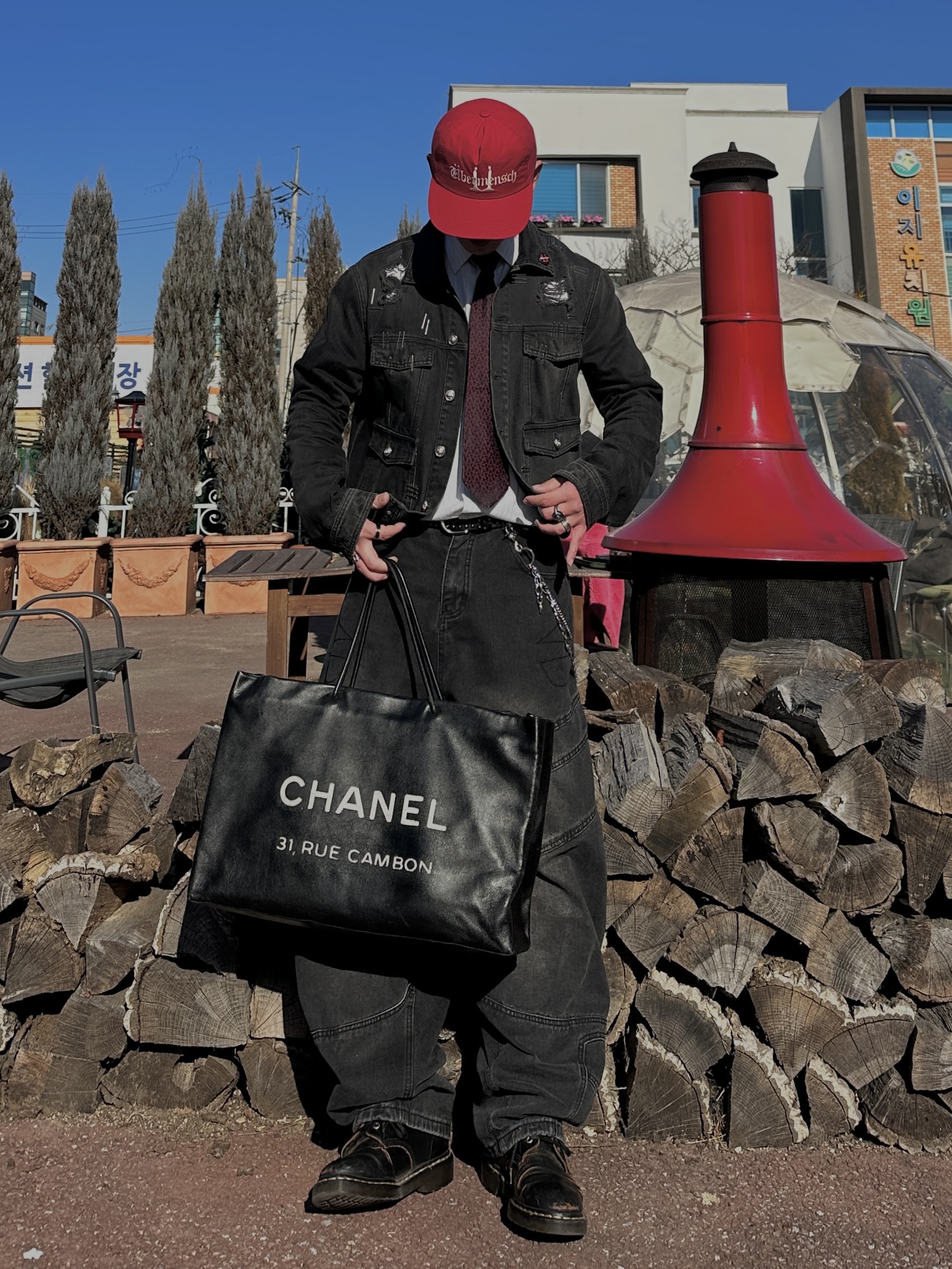 Dr. Martens 1460 Smooth Boots Black, G-DRAGON Ubermensch Cap Burgundy 착용 스타일 - 1