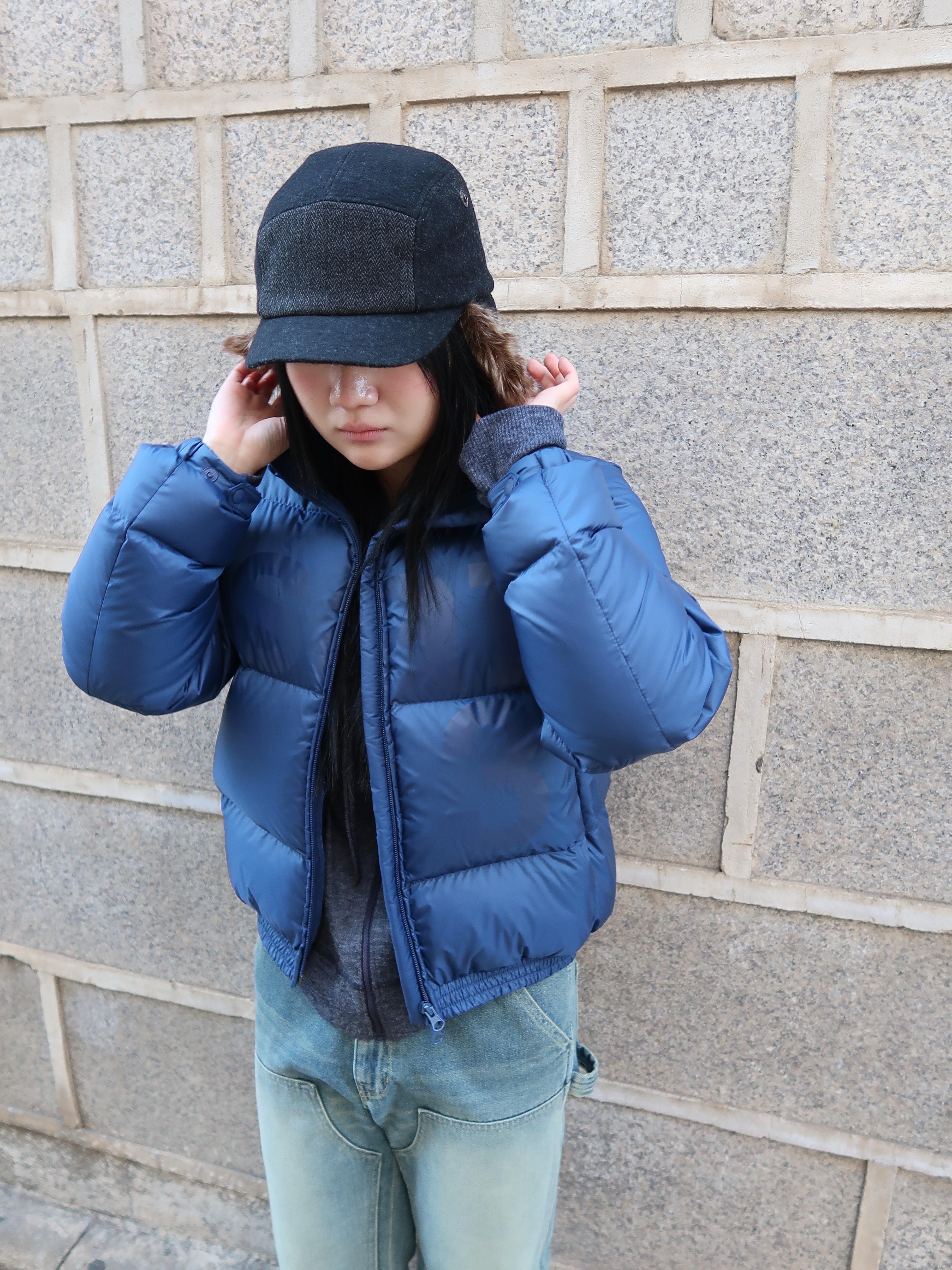 [KREAM 단독] Safarispot Basic Safari Down Jacket Navy, [KREAM 단독] Safarispot 1/2 Basic Safari Down Jacket Gray 착용 스타일 - 4