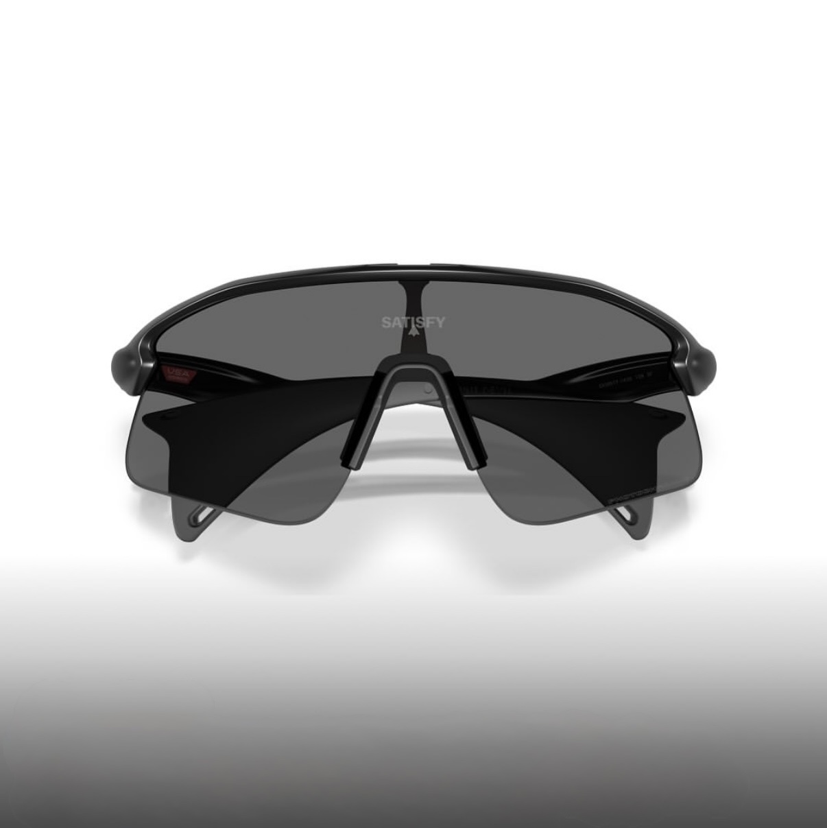 Oakley x Satisfy Stunt Devil Black 착용 스타일 - 3