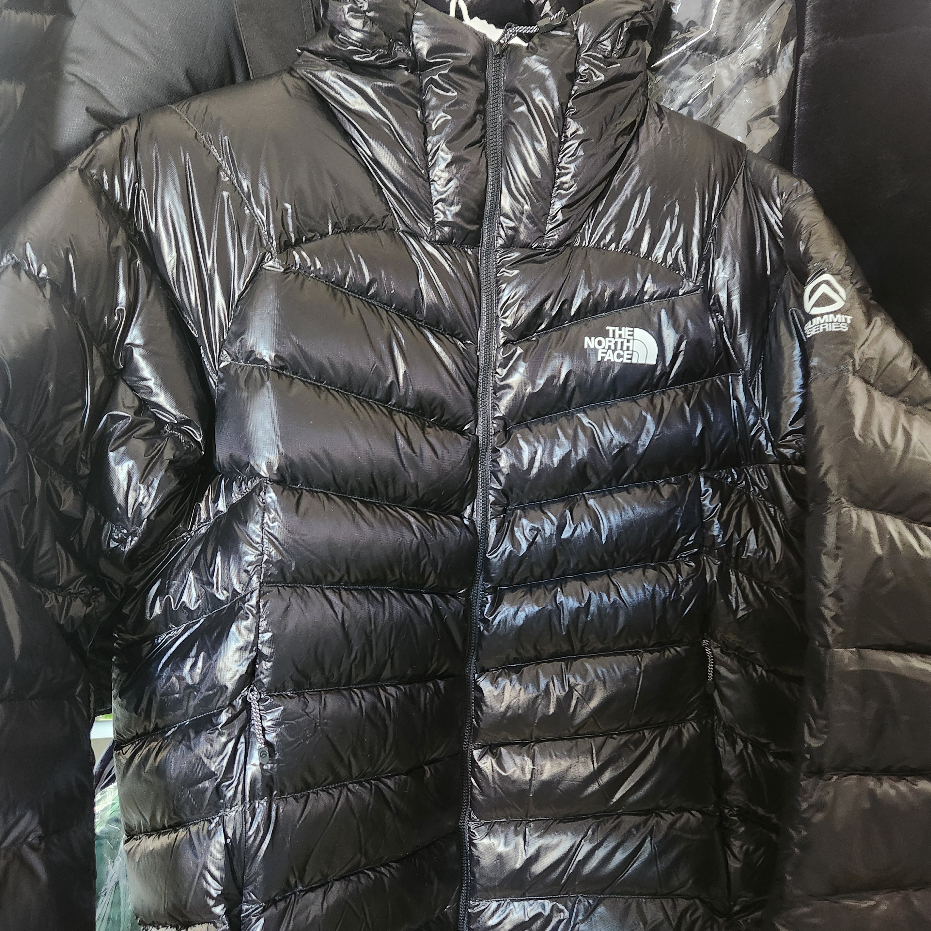 The North Face Summit Mattehorn RDS Down Jacket Black 착용 스타일 - 1