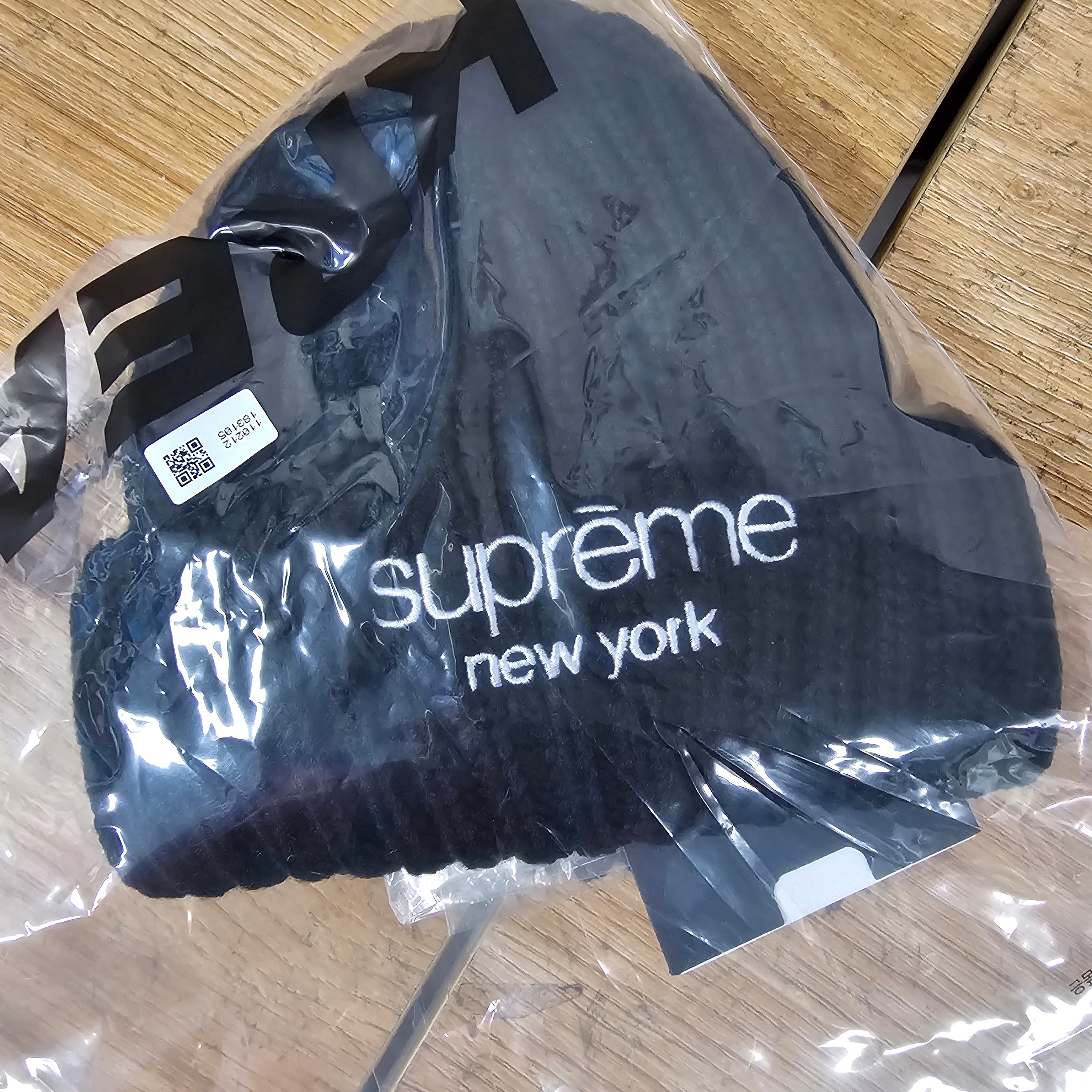 Supreme Chunky Rib Classic Logo Beanie Black - 25FW 착용 스타일