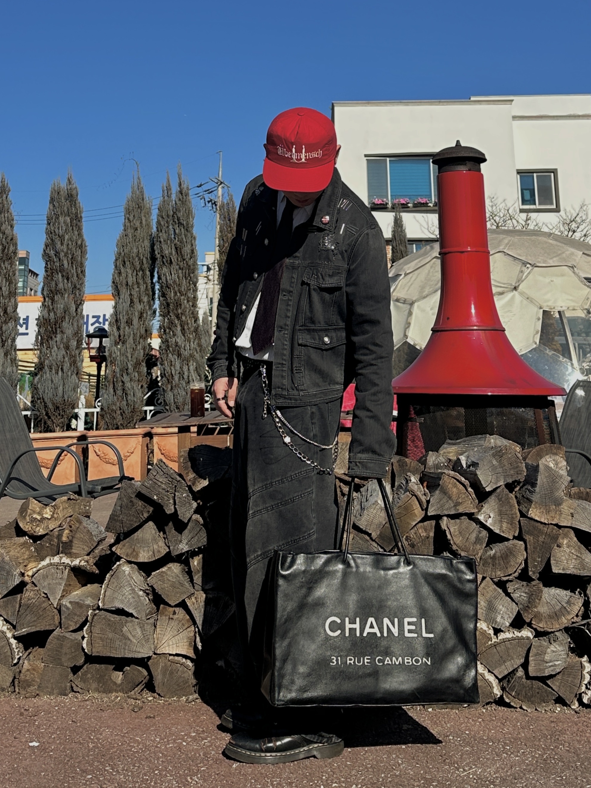 Dr. Martens 1460 Smooth Boots Black, G-DRAGON Ubermensch Cap Burgundy 착용 스타일 - 2