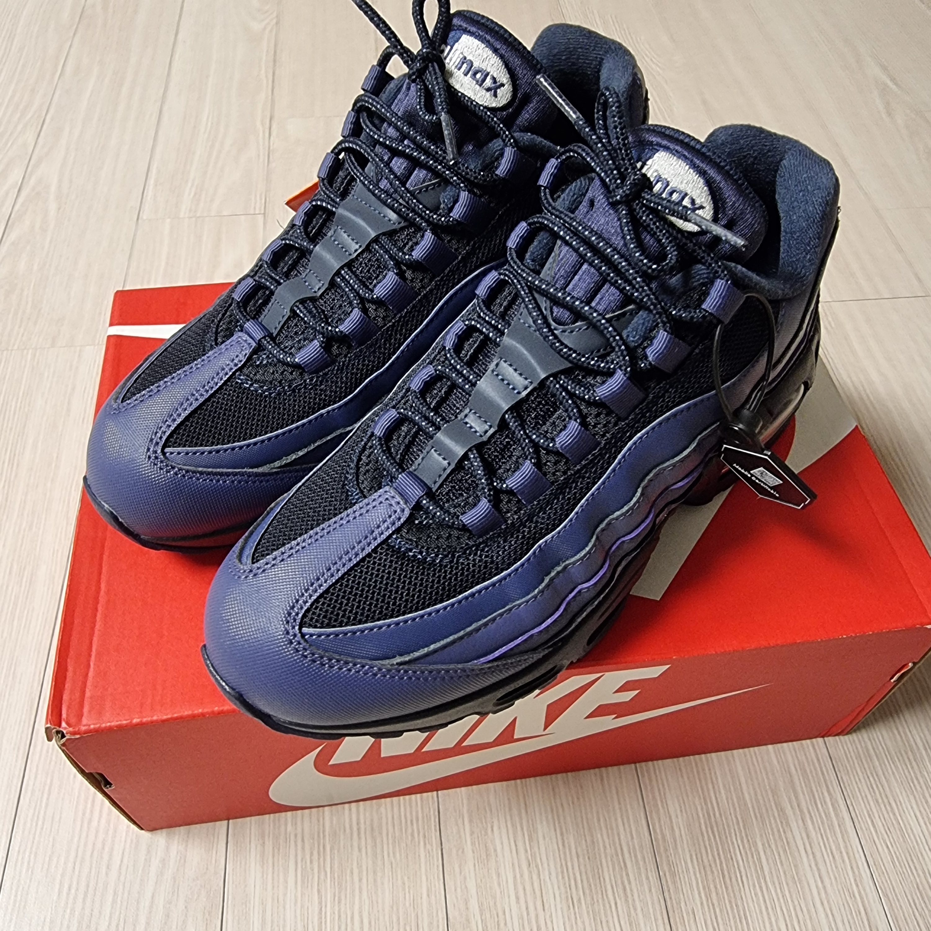 Nike Air Max 95 OG Sanded Purple Obsidian 착용 스타일 - 3