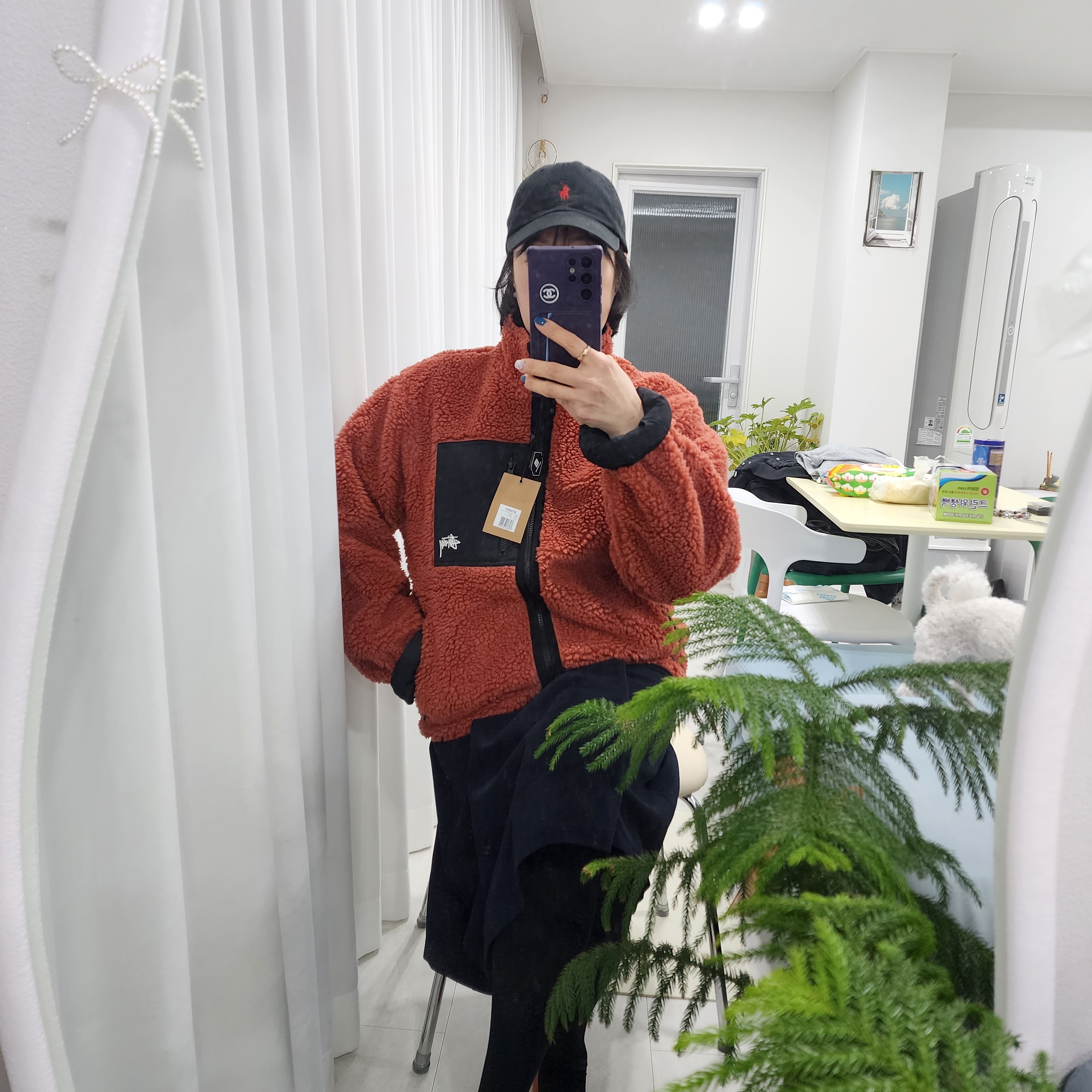 Stussy Sherpa Reversible Jacket Terracotta 착용 스타일 - 2