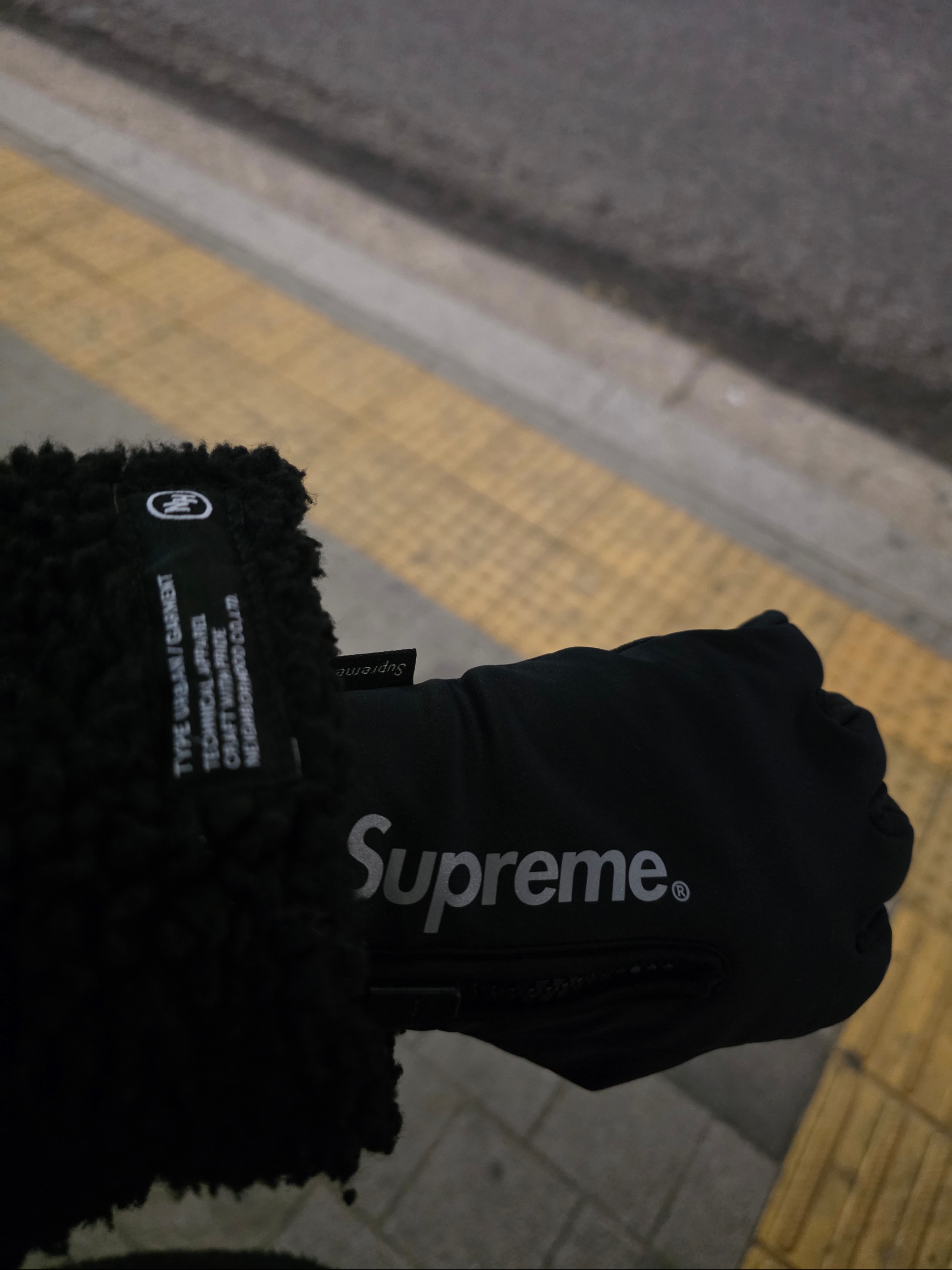 Gentle Monster x Maison Margiela MM212 Black Clear, Supreme Windstopper Zip Gloves Black - 25FW 착용 스타일 - 2