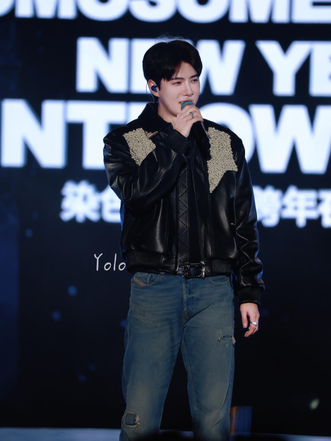 Undermycar 25FW River of Stars Lambskin Blouson Milky Way, Undermycar 25FW Double Floral Buckle Python Effected Leather Belt Obsidian 착용 스타일 - 4
