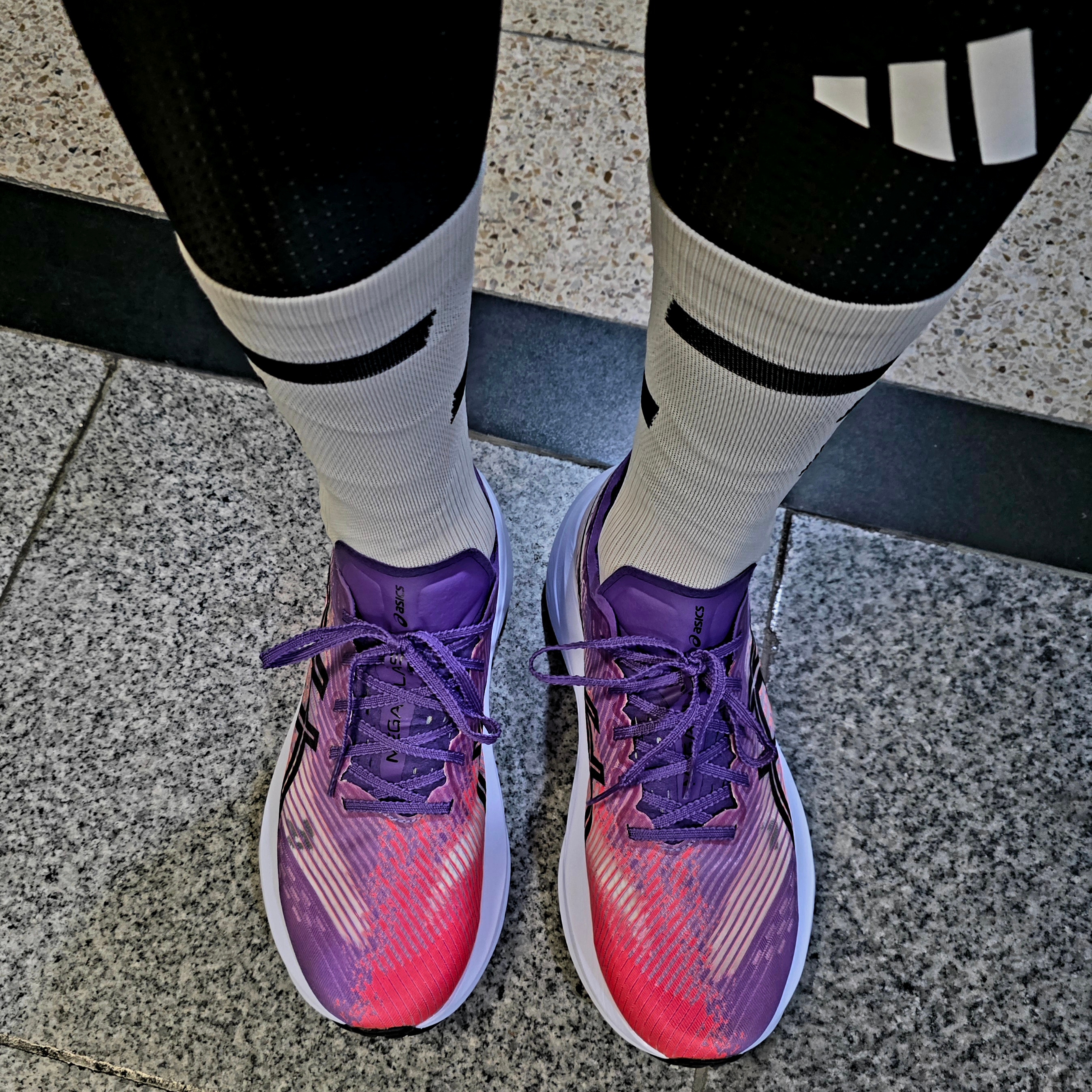 Asics Megablast Edo Purple Black 착용 스타일 - 2