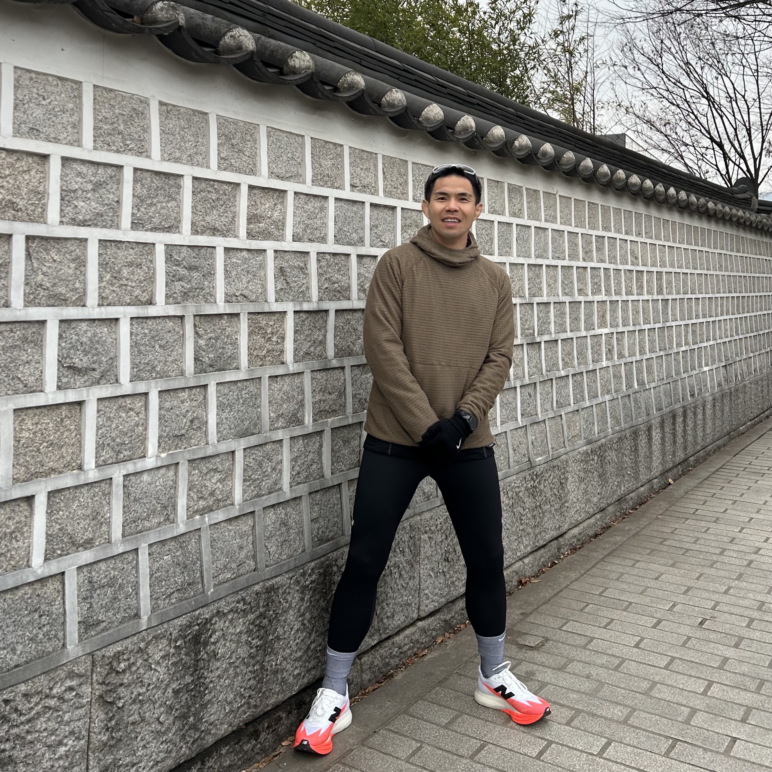 New Balance FuelCell SC Elite v5 Urgent Red White Black - D Standard 착용 스타일