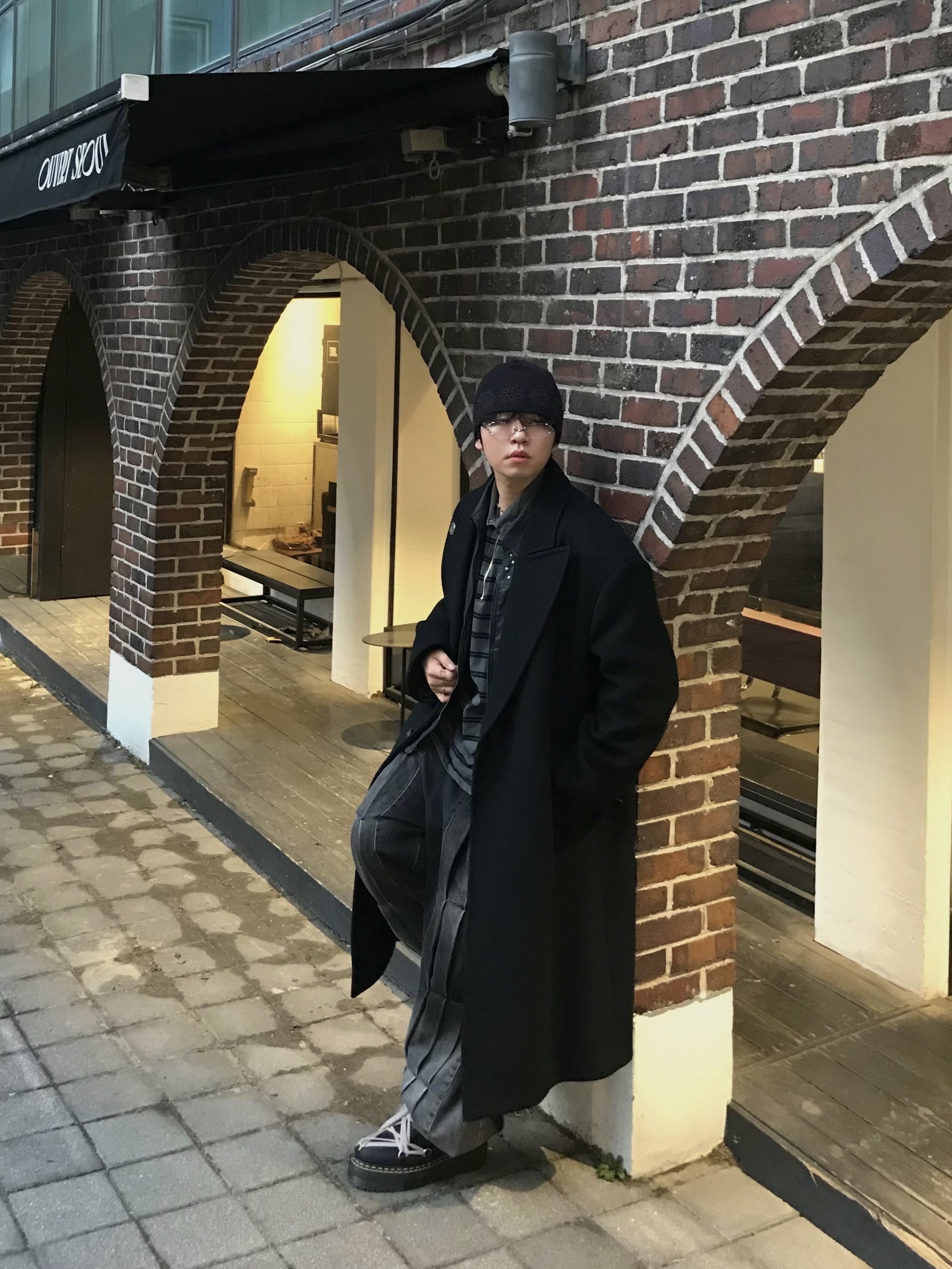 Dr. Martens x Rick Owens 1460 Quad Sole Mega Lace Boots Black, Gentle Monster Mosh 02 Silver Clear 착용 스타일 - 1