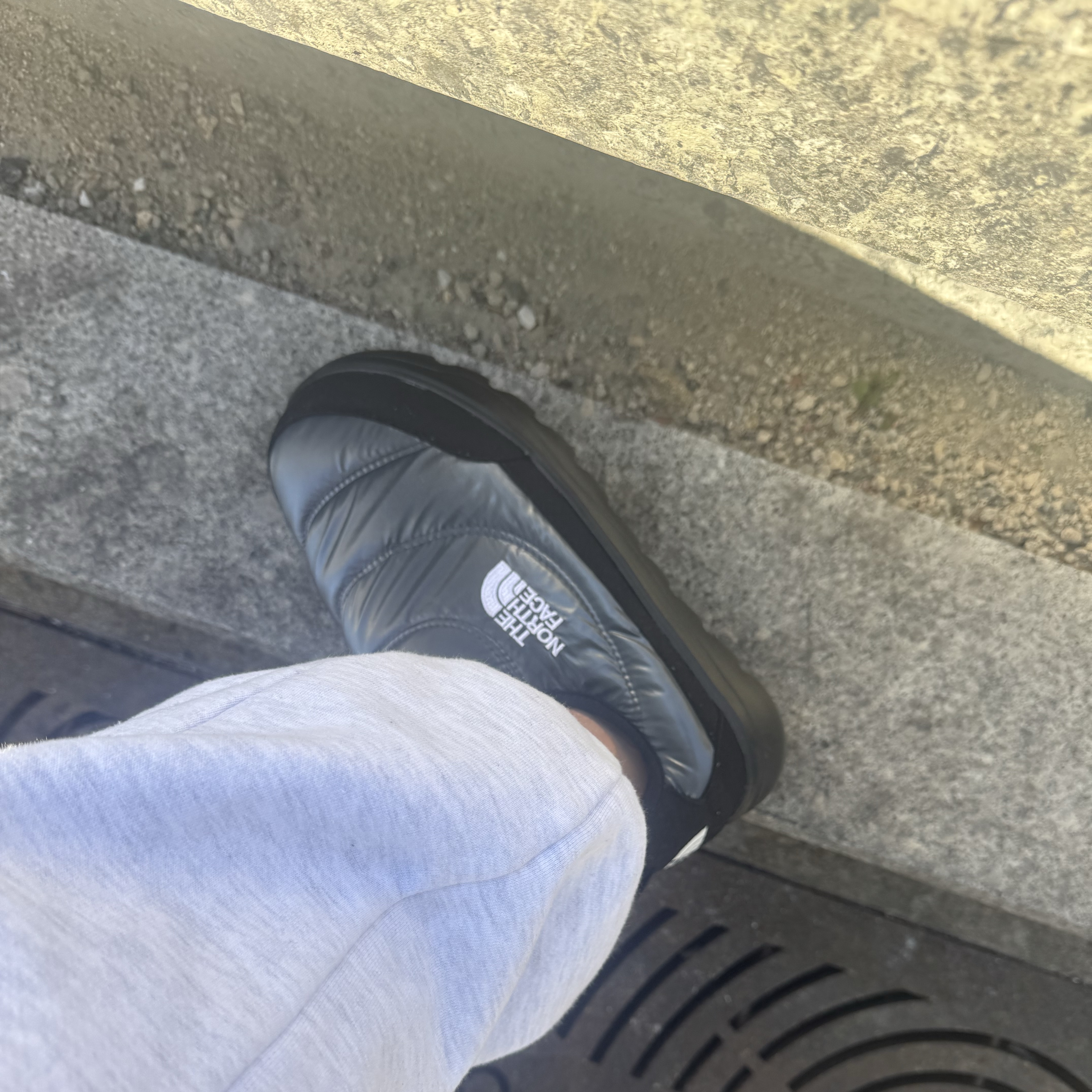 The North Face Dome Slip On Silver Gray - 25FW 착용 스타일