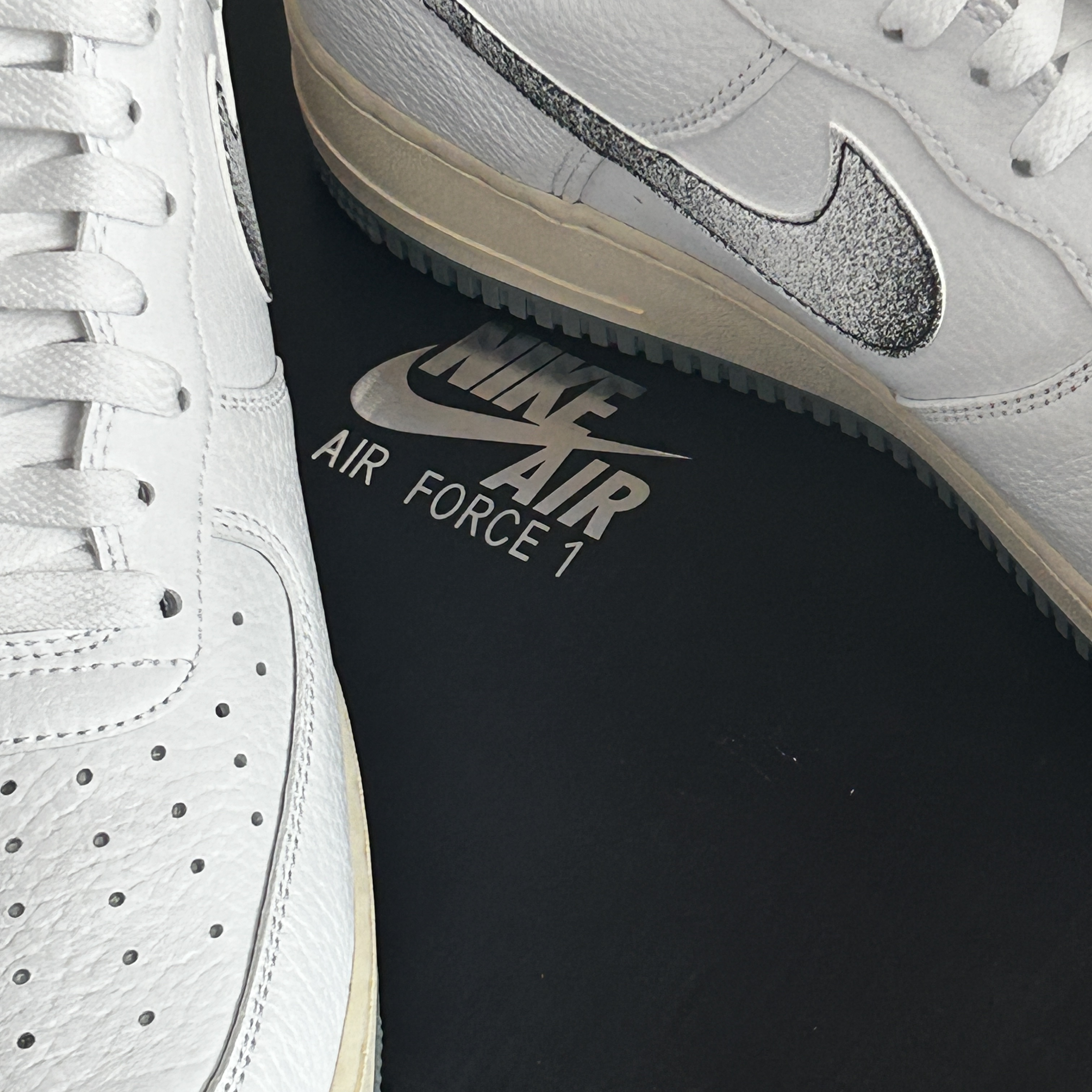 Nike Air Force 1 '07 LX White Smoke Grey 착용 스타일