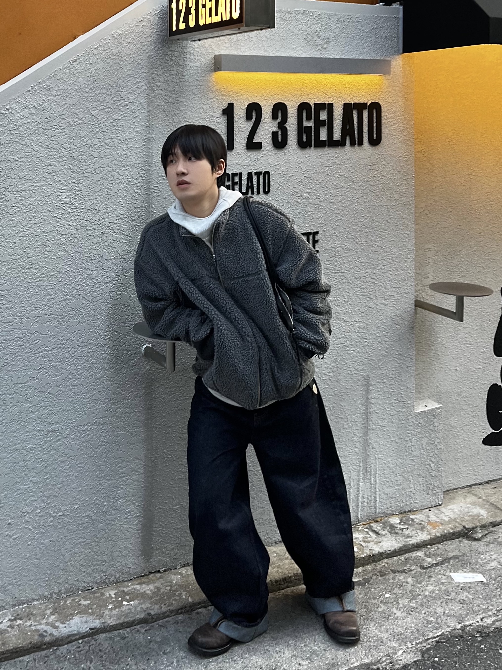 noun Wide Curved Denim Pants One Washed 착용 스타일 - 3