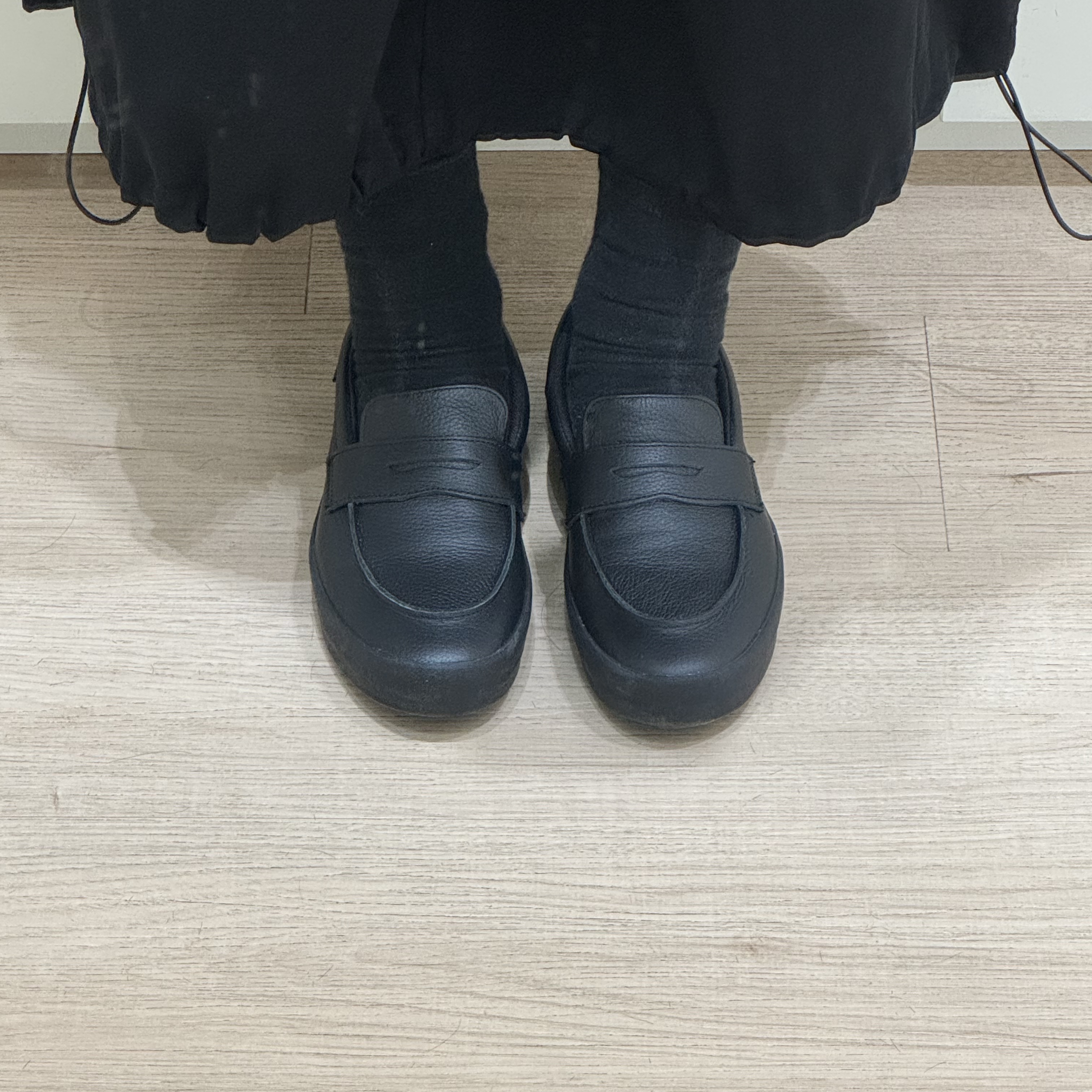 Vans Skate Loafer Black 착용 스타일 - 2