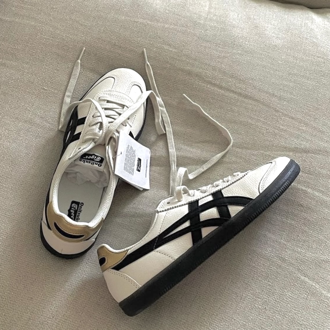 Onitsuka Tiger Tokuten White Black 착용 스타일 - 2