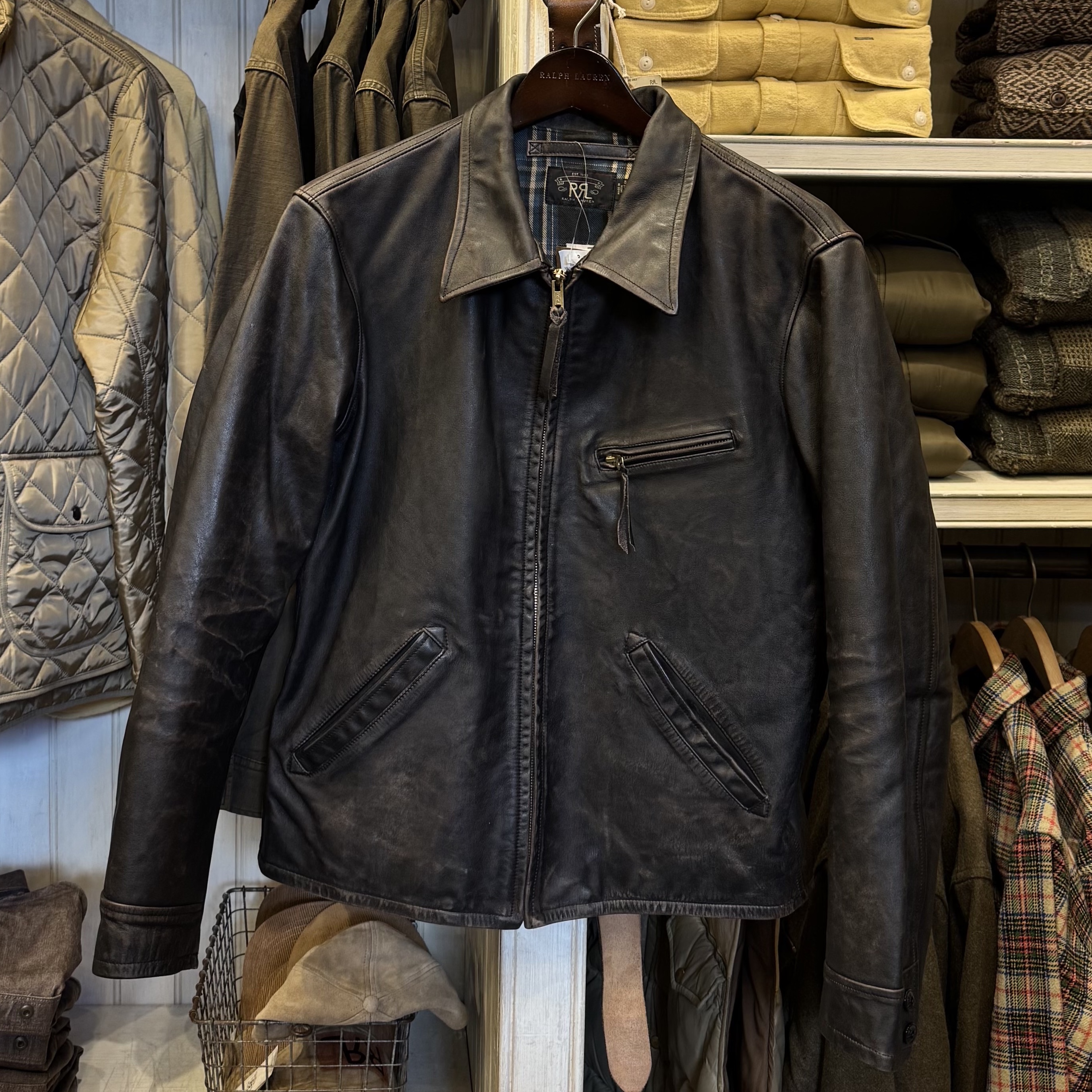 Double RL Leather Jacket Black Over Brown 착용 스타일 - 1
