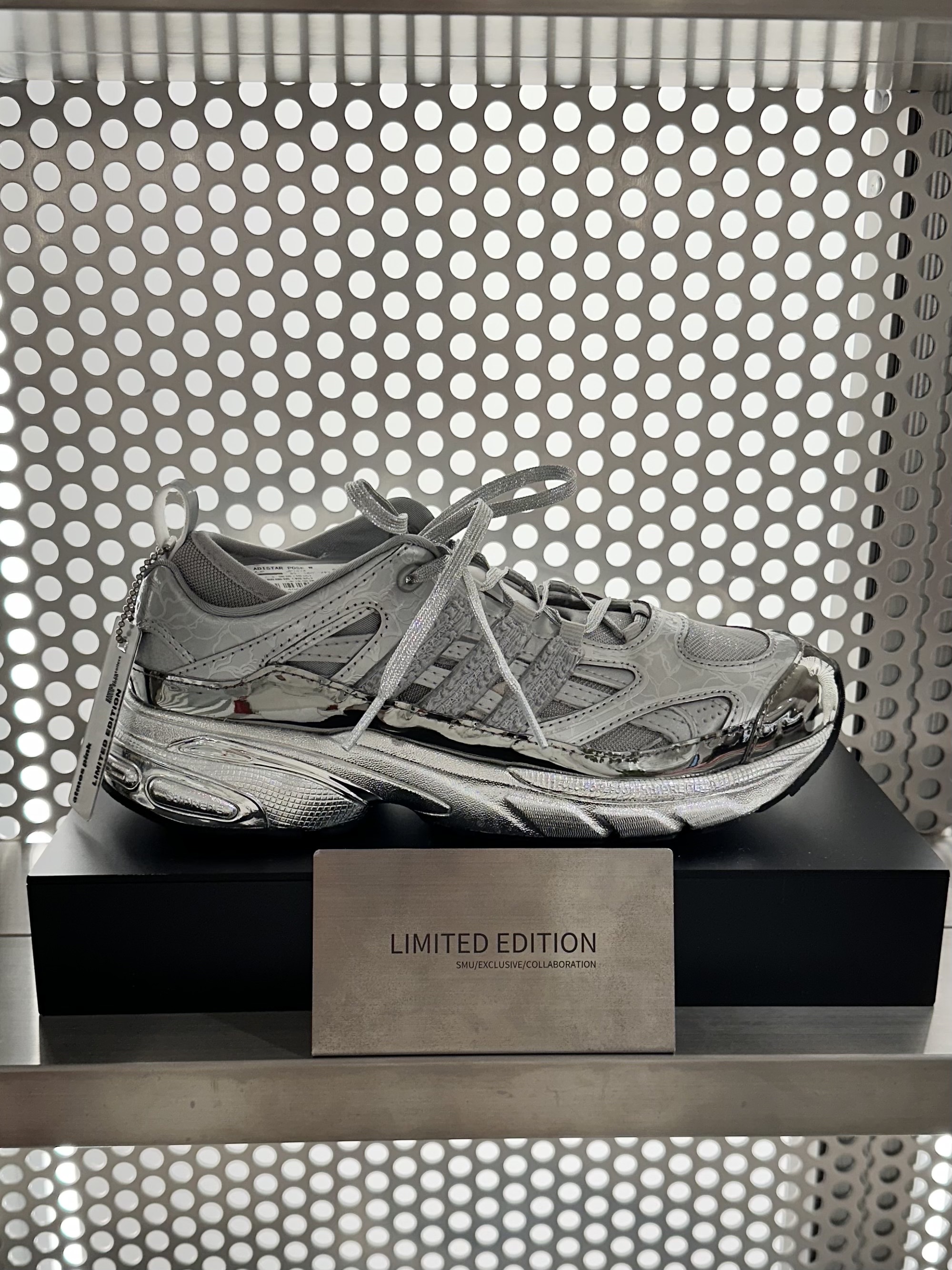 (W) Adidas Adistar Pose Silver Metallic Matte Silver 착용 스타일 - 2