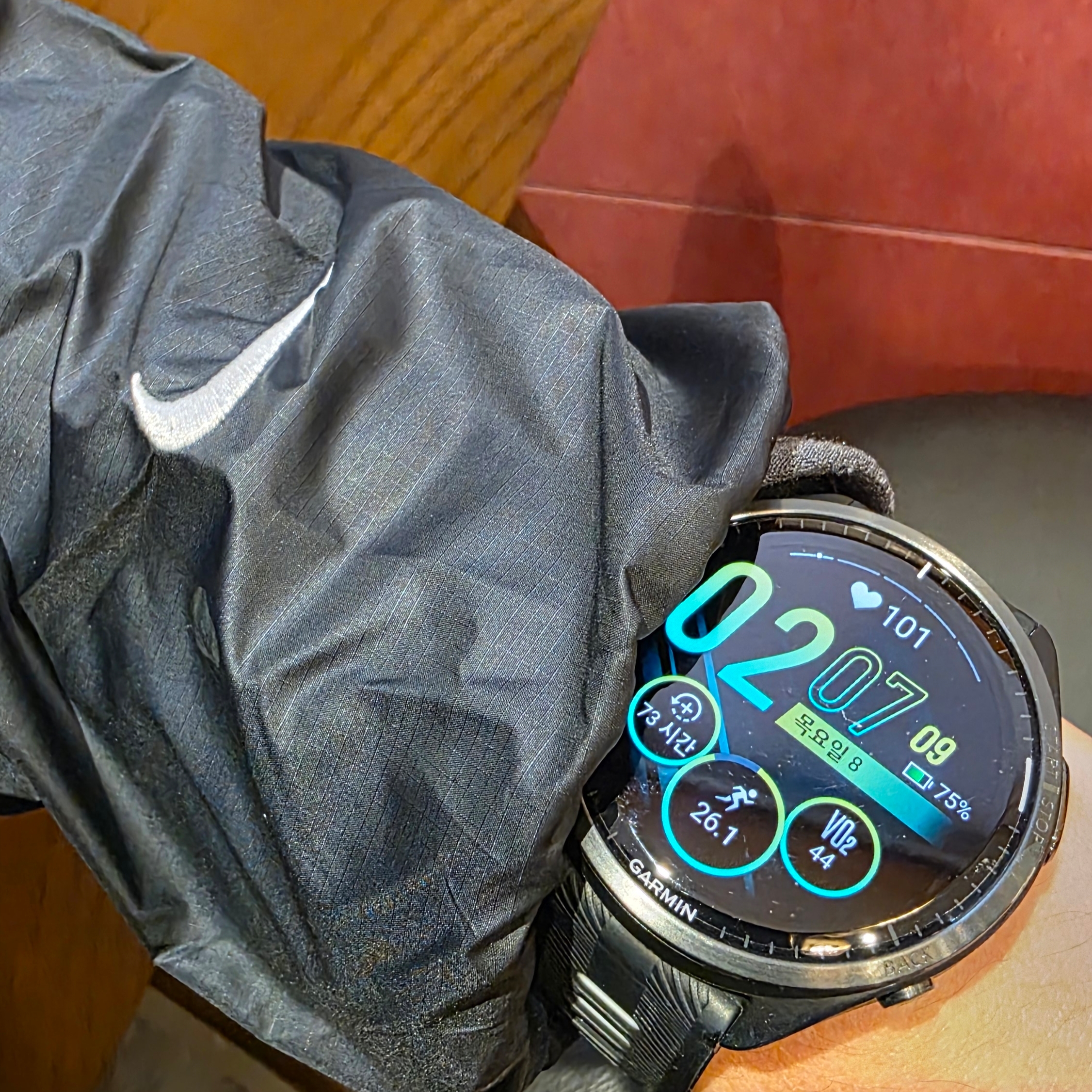 Nike Track Club Storm-Fit Running Jacket Black - Asia 착용 스타일 - 3