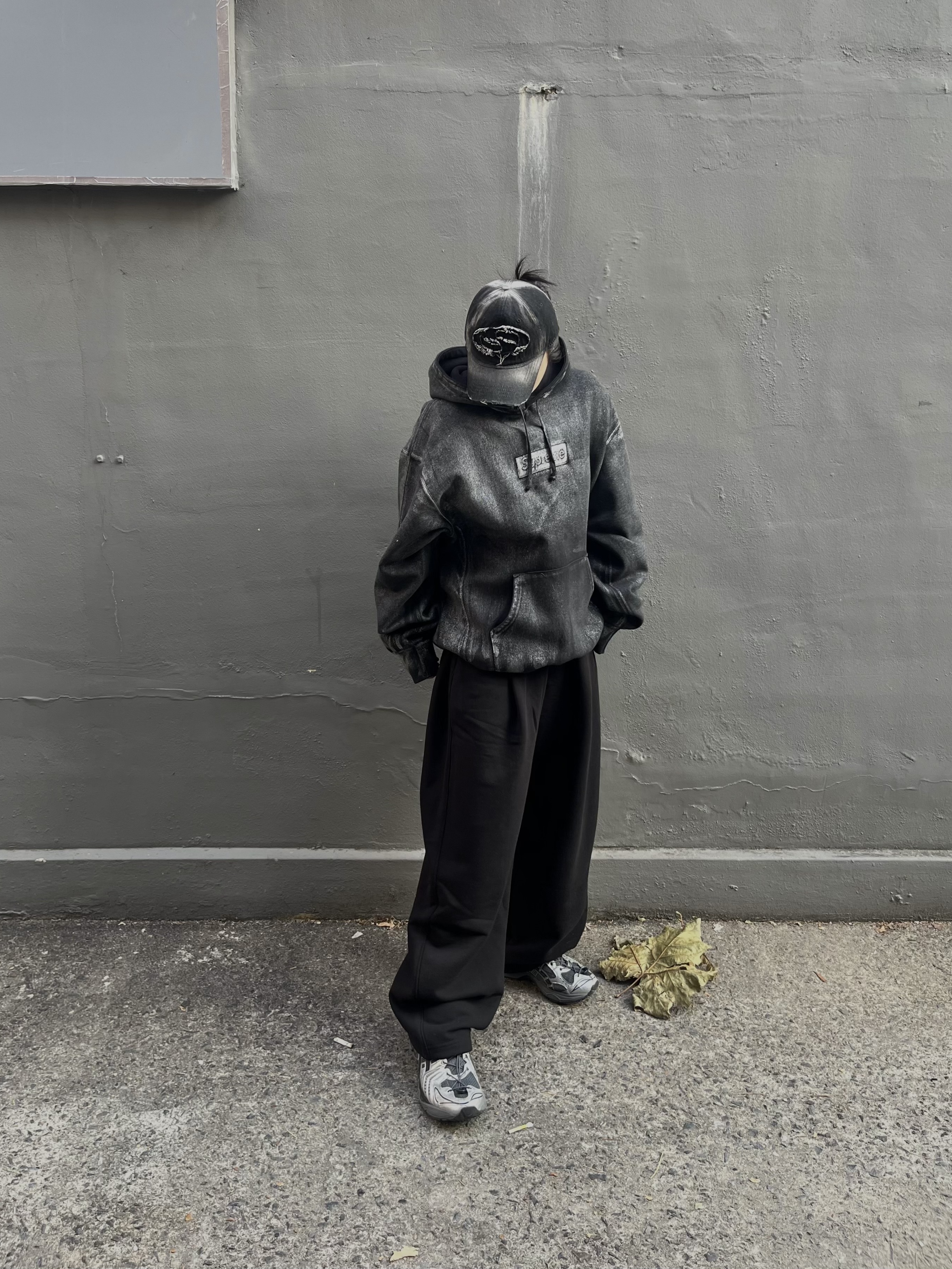 Supreme x MM6 Maison Margiela Foil Box Logo Hooded Sweatshirt Black - 24SS, Asics x Unaffected Gel-Kayano 14 Silver Moon 착용 스타일 - 2