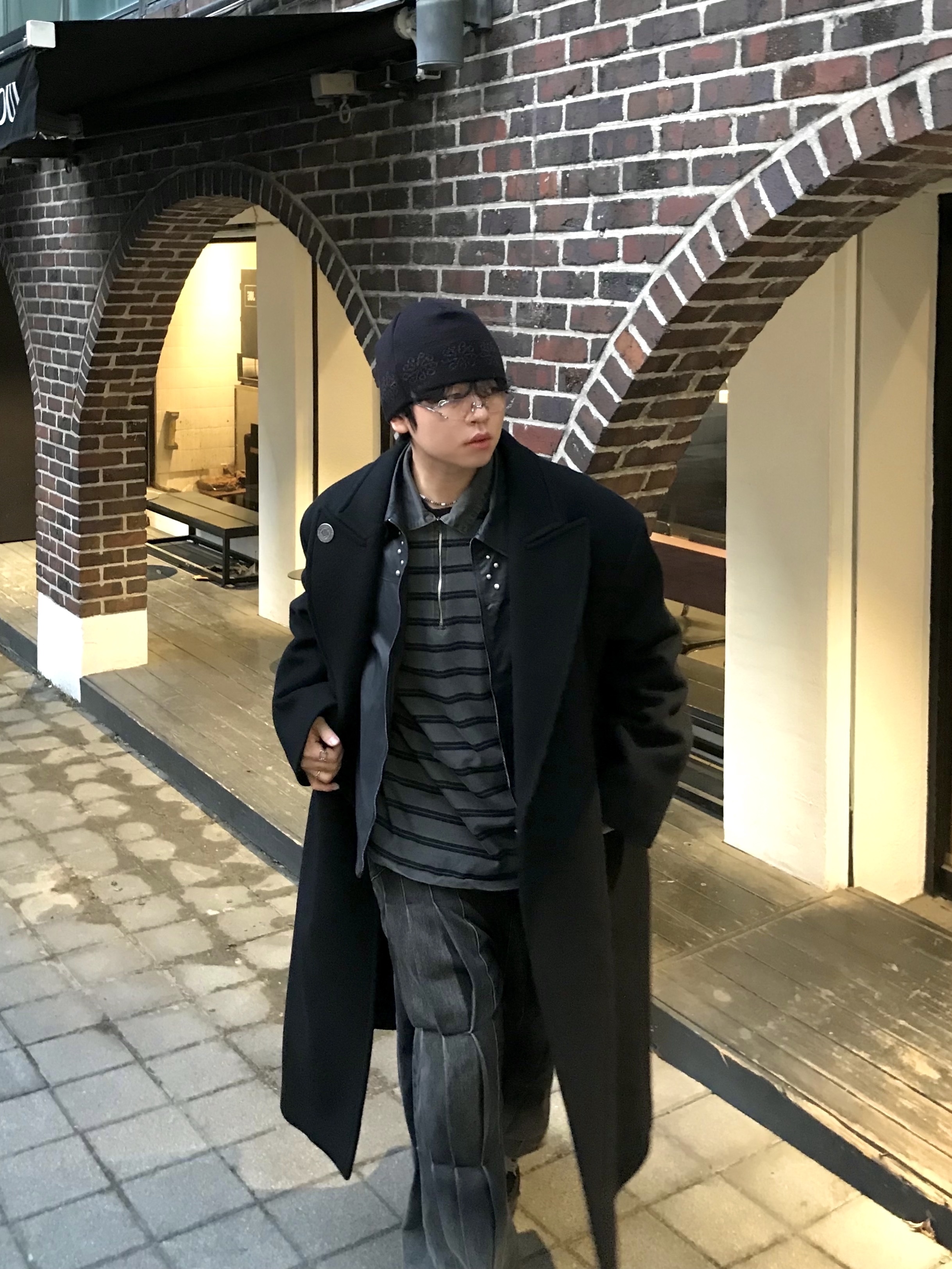 Dr. Martens x Rick Owens 1460 Quad Sole Mega Lace Boots Black, Gentle Monster Mosh 02 Silver Clear 착용 스타일 - 3