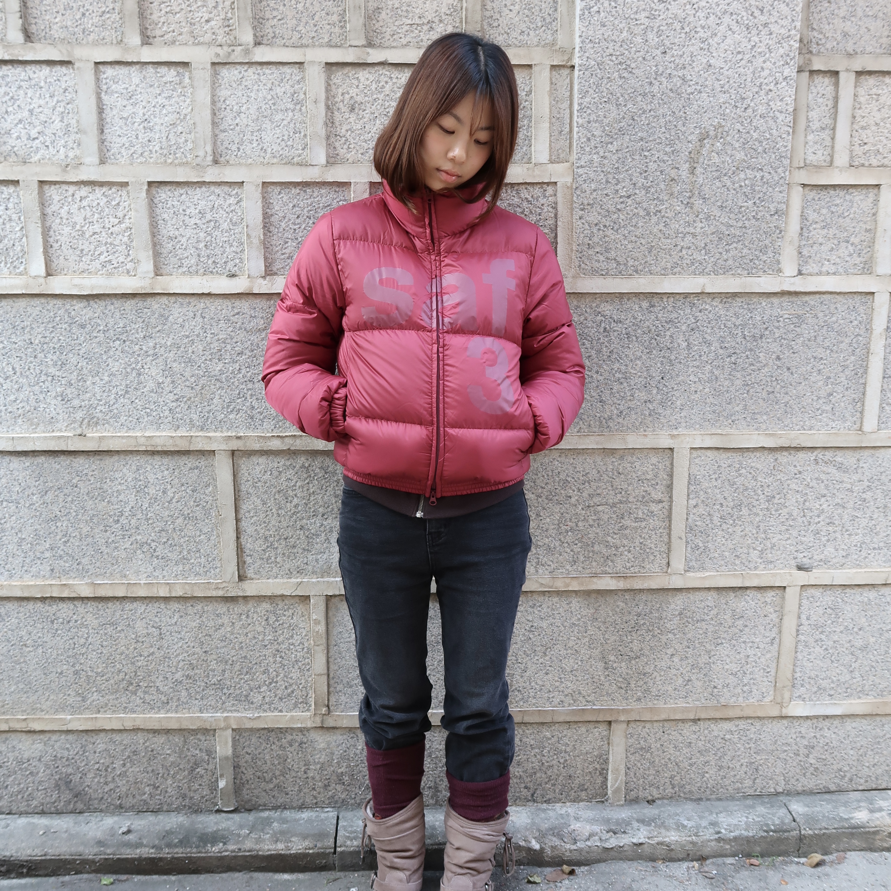 [KREAM 단독] Safarispot 1/2 Basic Safari Down Jacket Khaki, [KREAM 단독] Safarispot Women 1/2 Basic Safari Down Jacket Black 착용 스타일 - 2