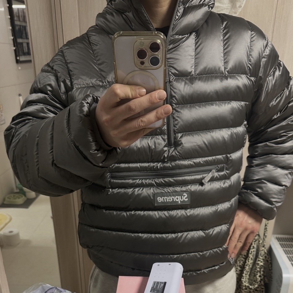 Supreme Micro Down Half Zip Hooded Pullover Silver - 25FW 착용 스타일
