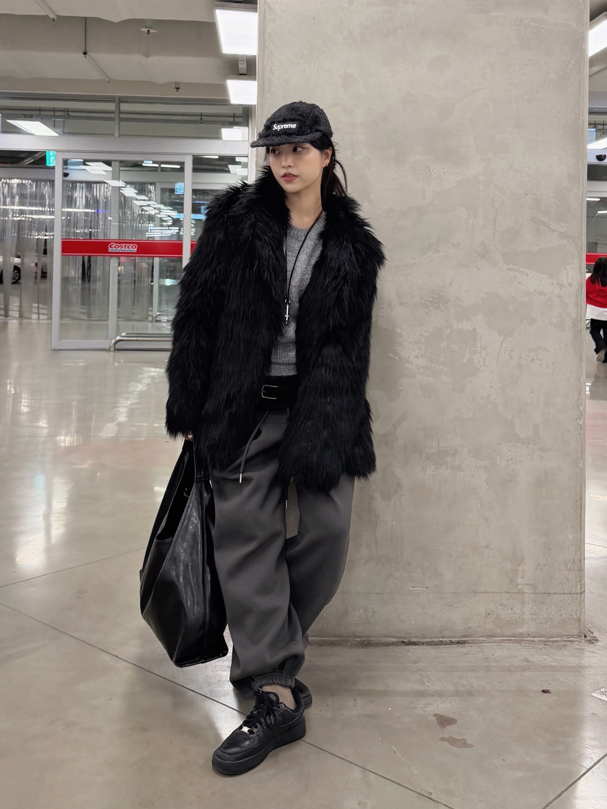 Supreme Fuzzy Camp Cap Black - 24FW, Undermycar Mu.03 Anti Fxxking Logo Play Oversized Sweat Jogger Olive 착용 스타일 - 3