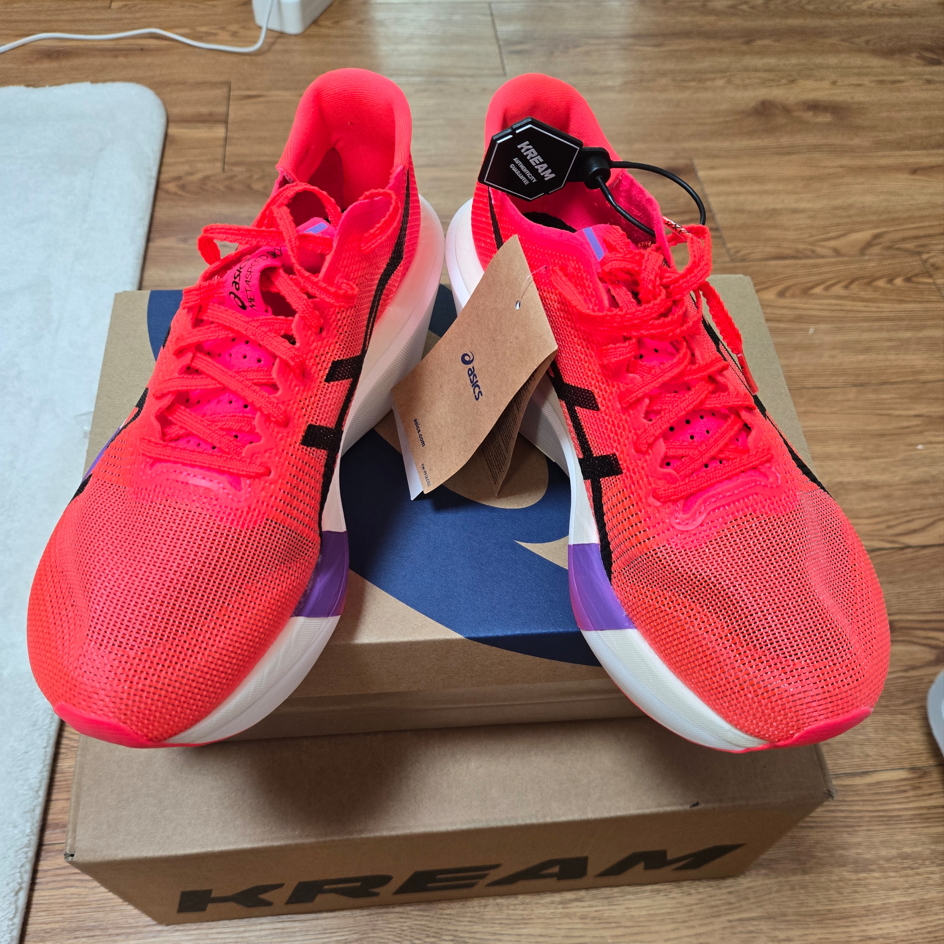 Asics Metaspeed Sky Tokyo Flash Red Black 착용 스타일 - 1