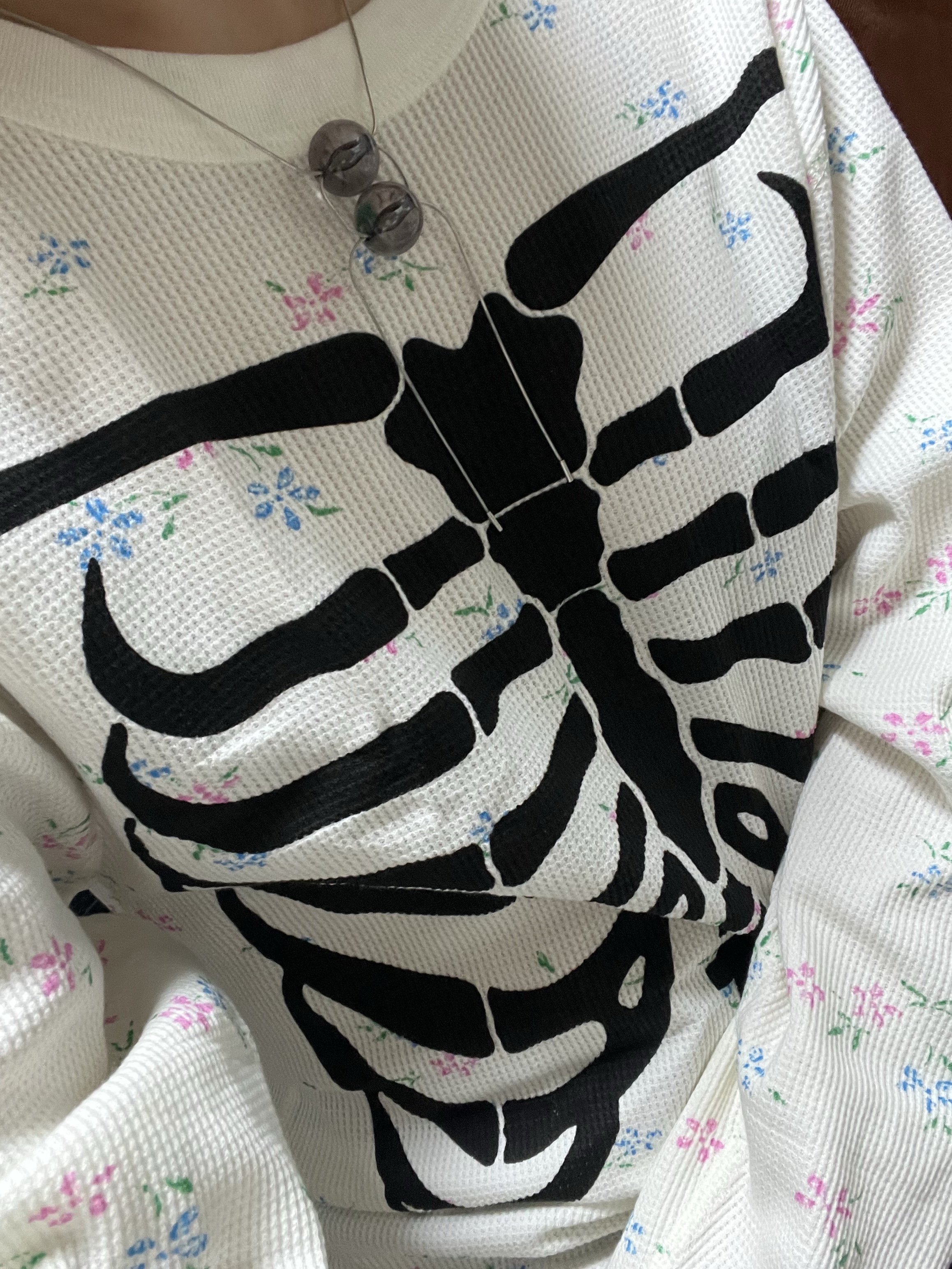 Supreme Hanes Bones Thermal Crew Floral (1 Pack) - 25FW 착용 스타일