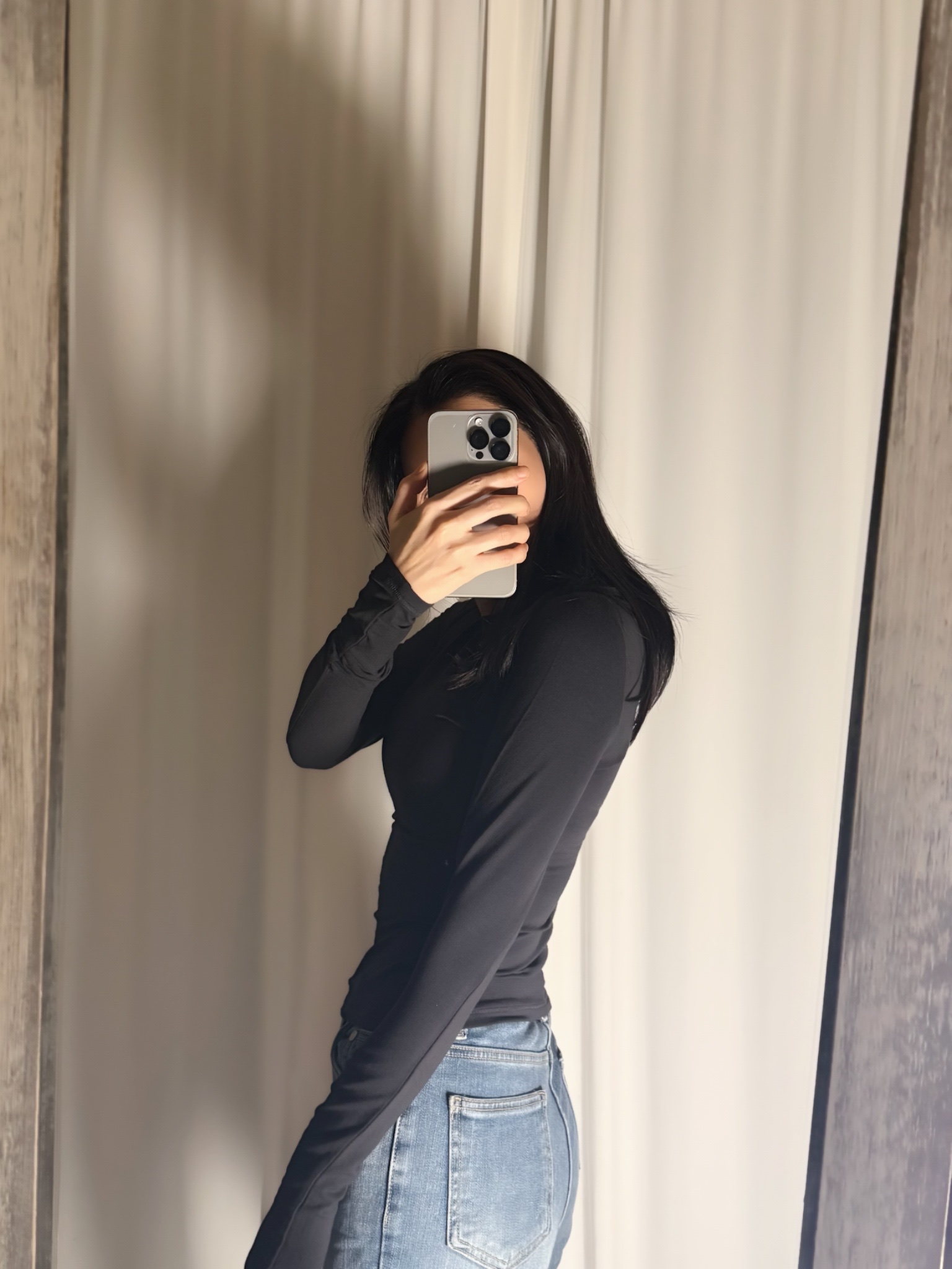 (W) Skims Cotton Jersey Long Sleeve T-Shirt Soot 착용 스타일 - 1