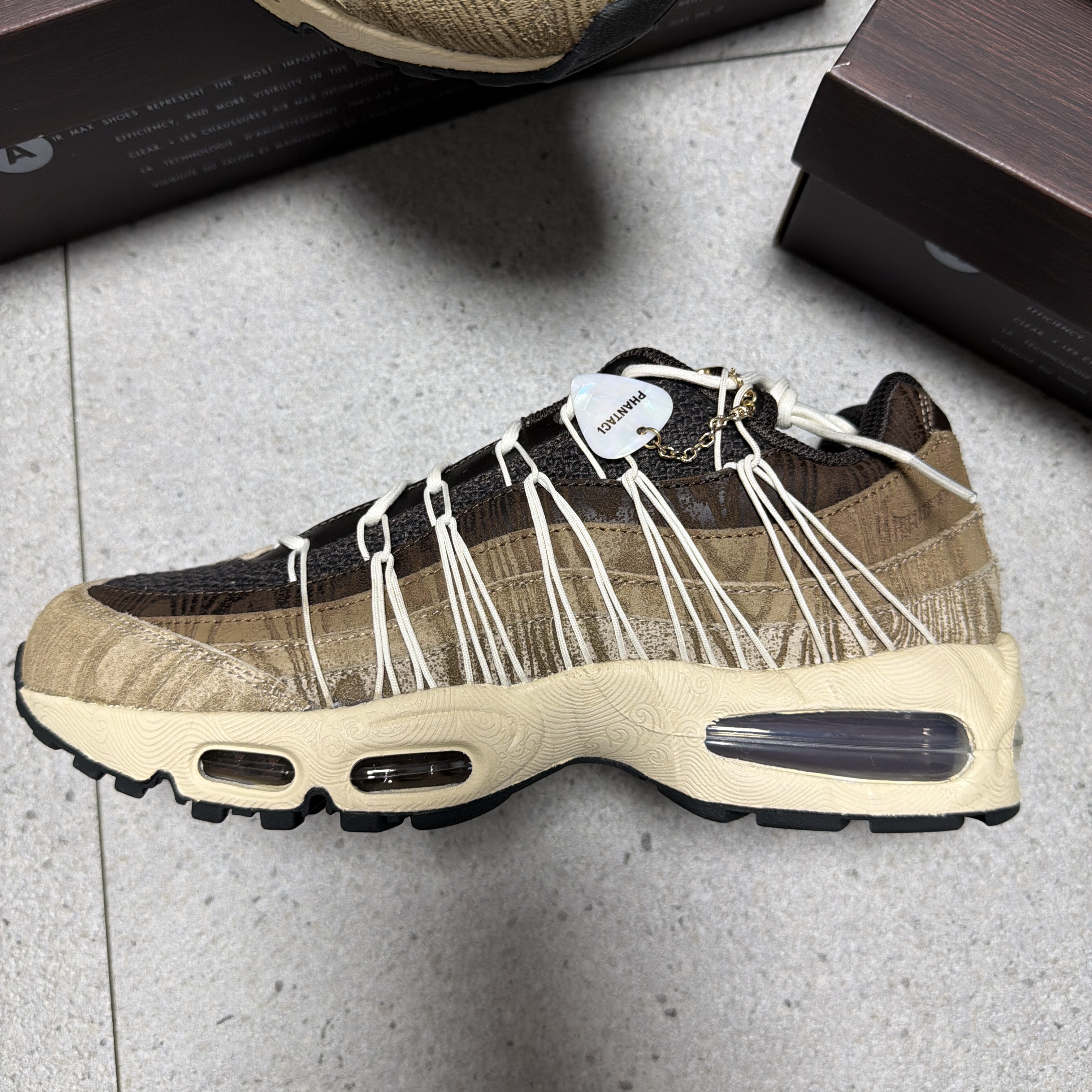 Nike x Phantaci Air max 95 Sanddrift Brown 착용 스타일 - 8