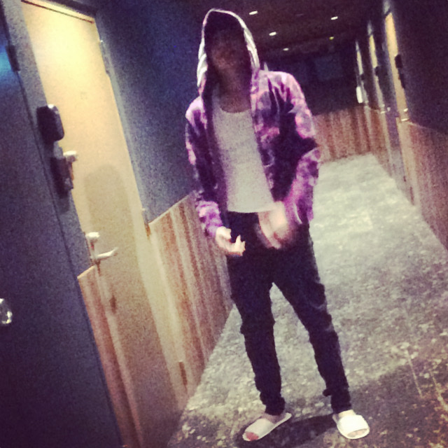 BAPE Color Camo Shark Full Zip Hoodie Purple 착용 스타일
