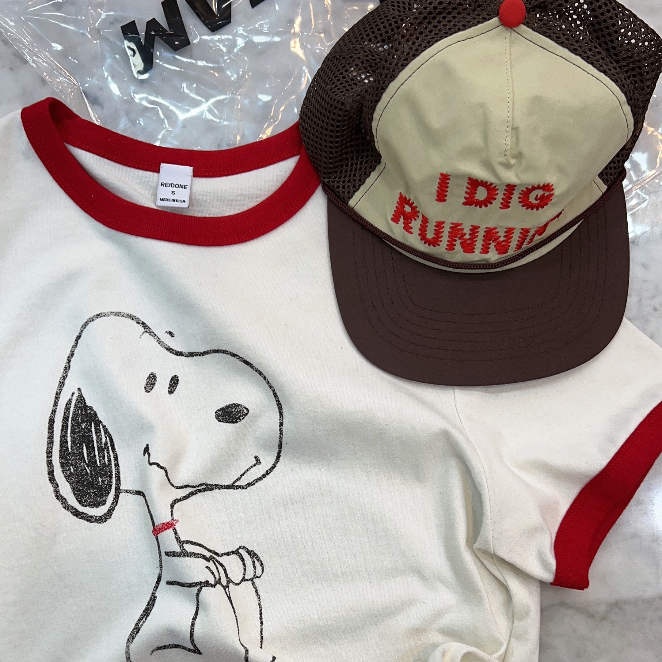 Alex Zono I Dig Running Trucker Hat OG Brown 착용 스타일